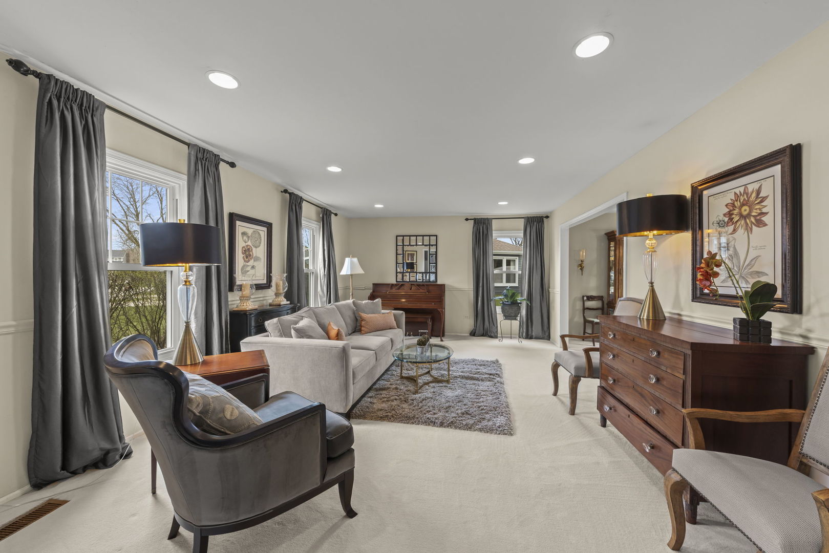 2356 Richmond Drive, Wheaton, IL 60189