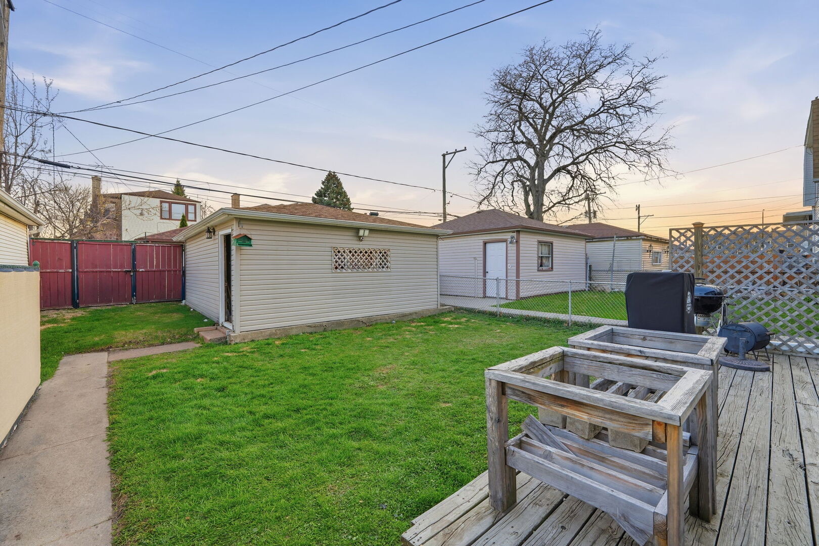 5135 W Melrose Street, Chicago, IL 60641