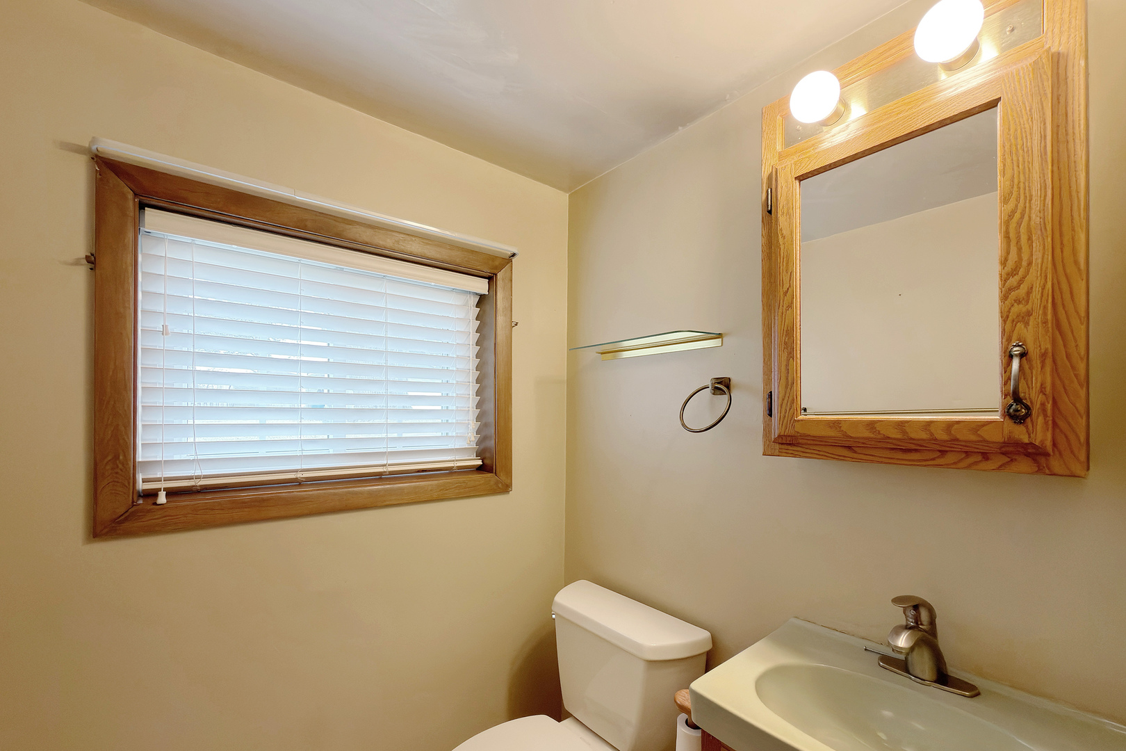 240 Hatlen Avenue, Mount Prospect, IL 60056