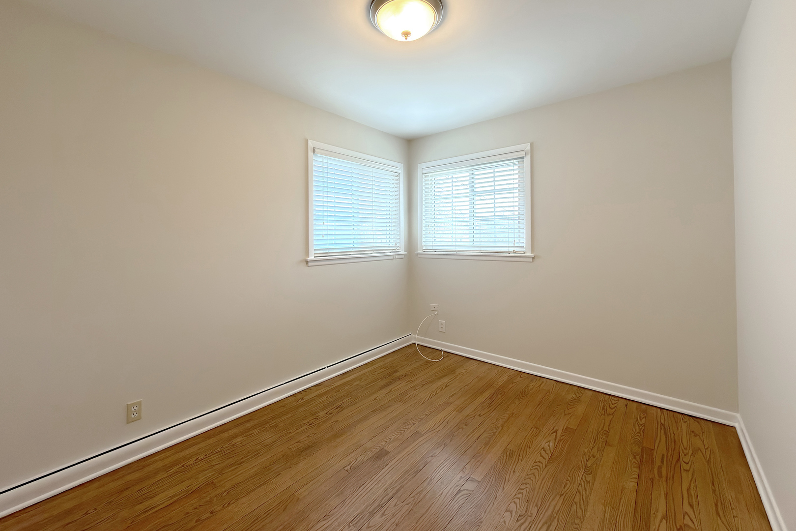 240 Hatlen Avenue, Mount Prospect, IL 60056