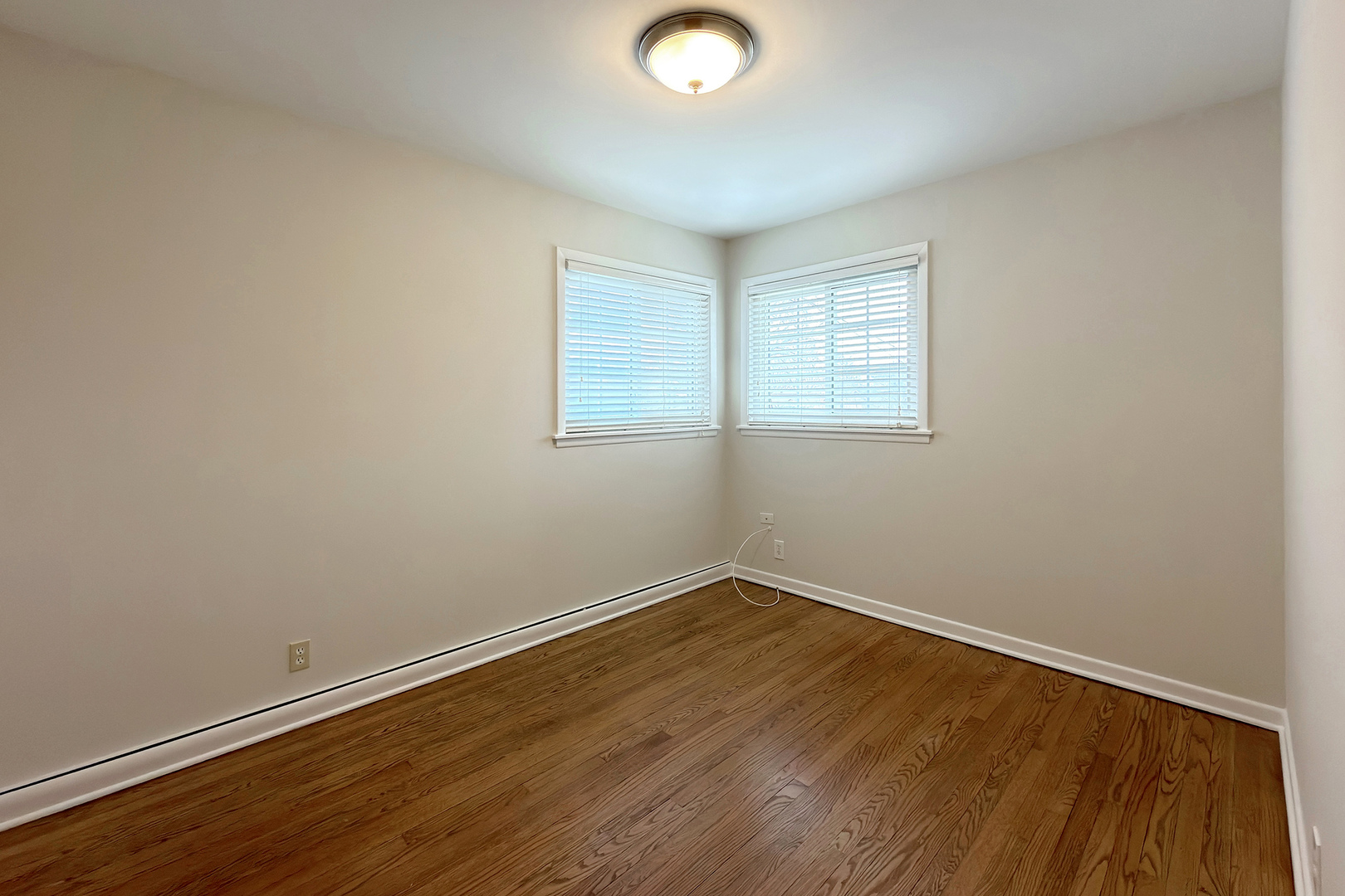 240 Hatlen Avenue, Mount Prospect, IL 60056