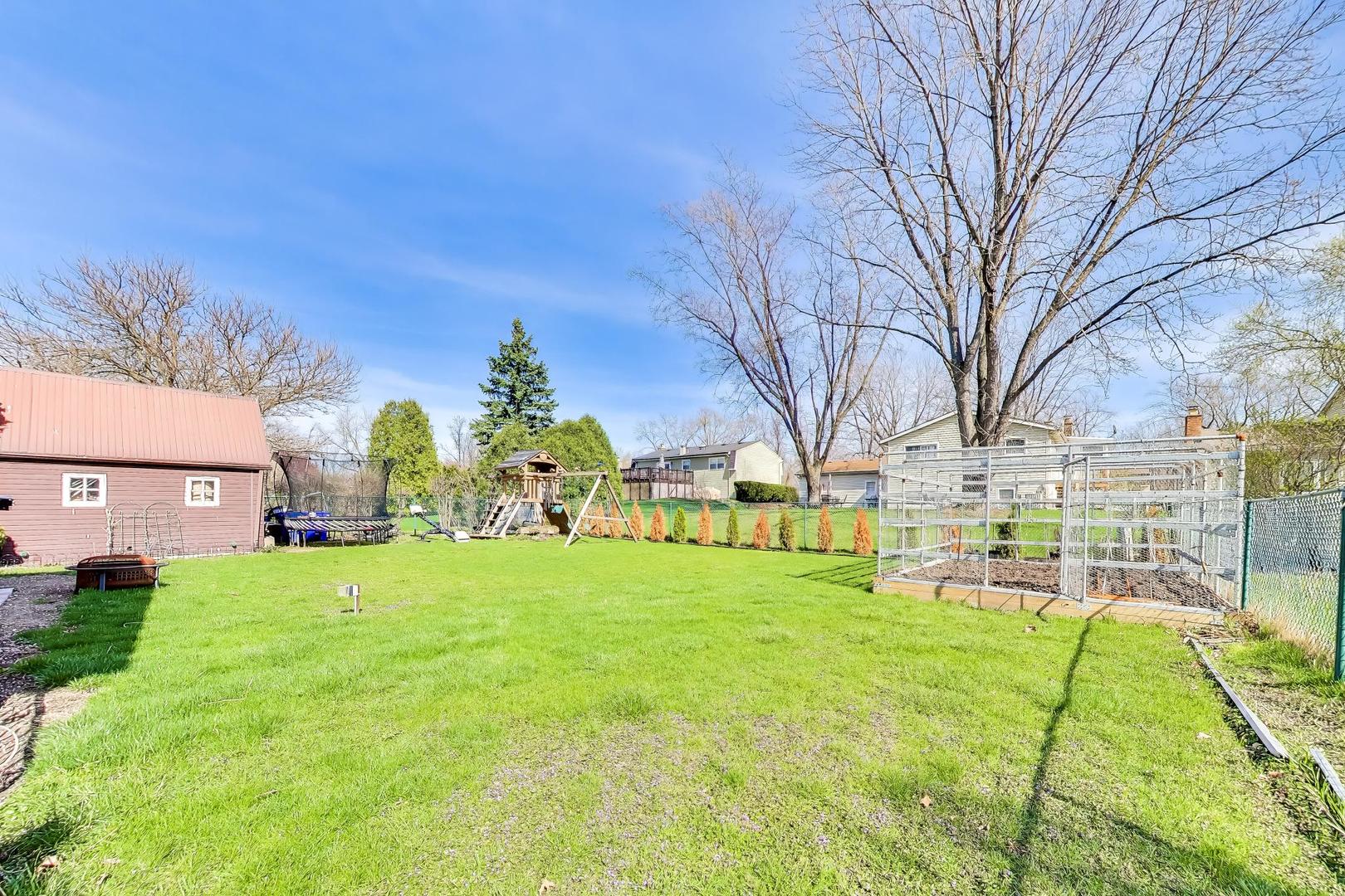 2215 S BRADFORD Drive, Wheaton, IL 60189