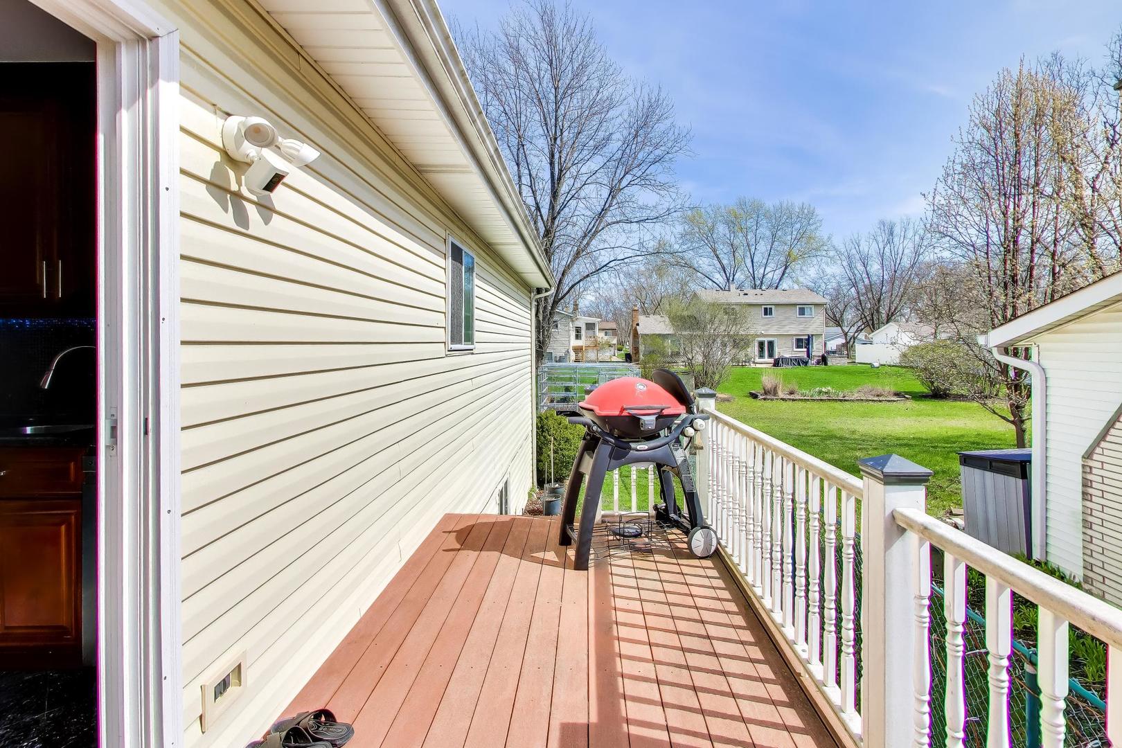 2215 S BRADFORD Drive, Wheaton, IL 60189