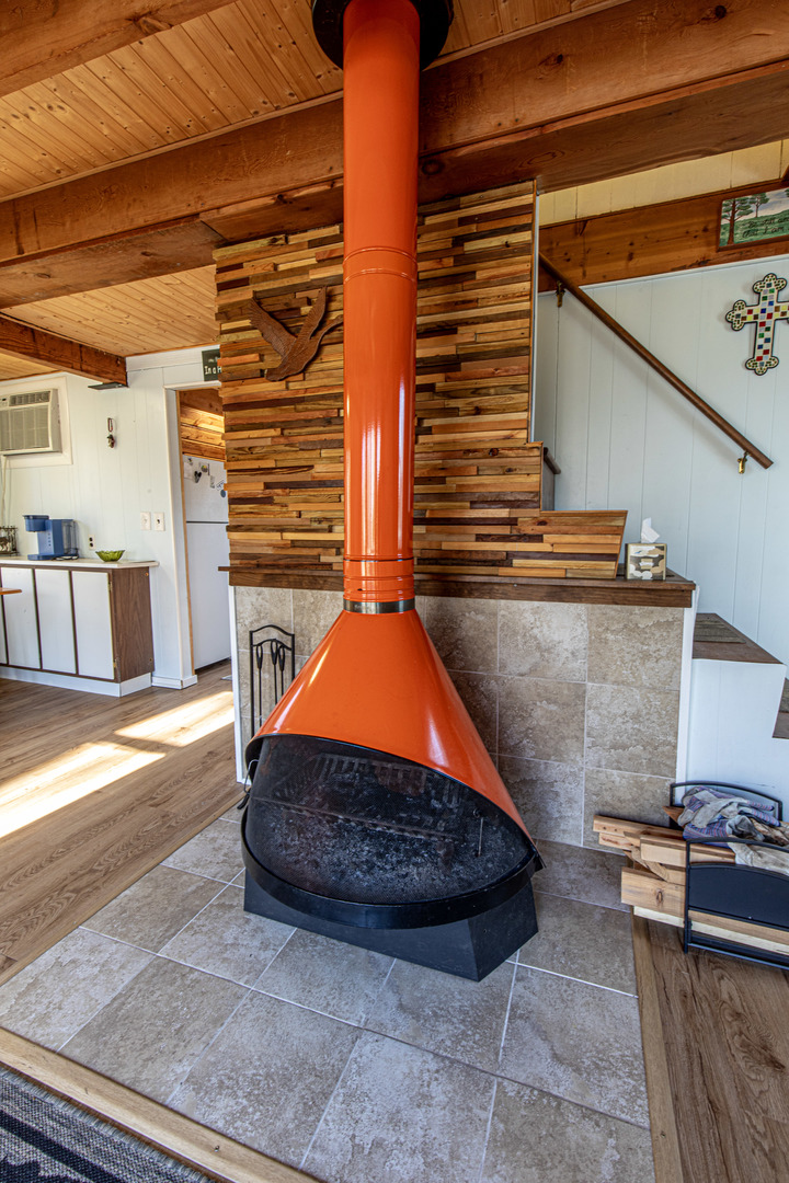 110 Indian Hills Drive, Putnam, IL 61560