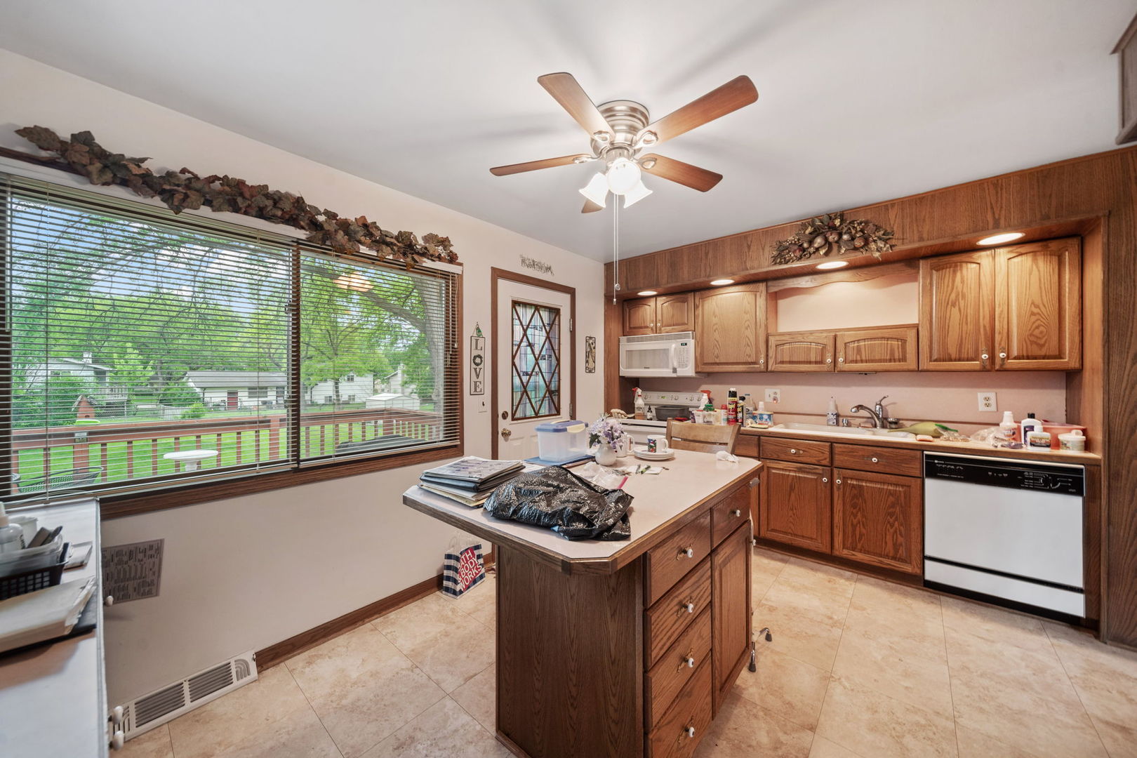 6534 Taylor Drive, Woodridge, IL 60517