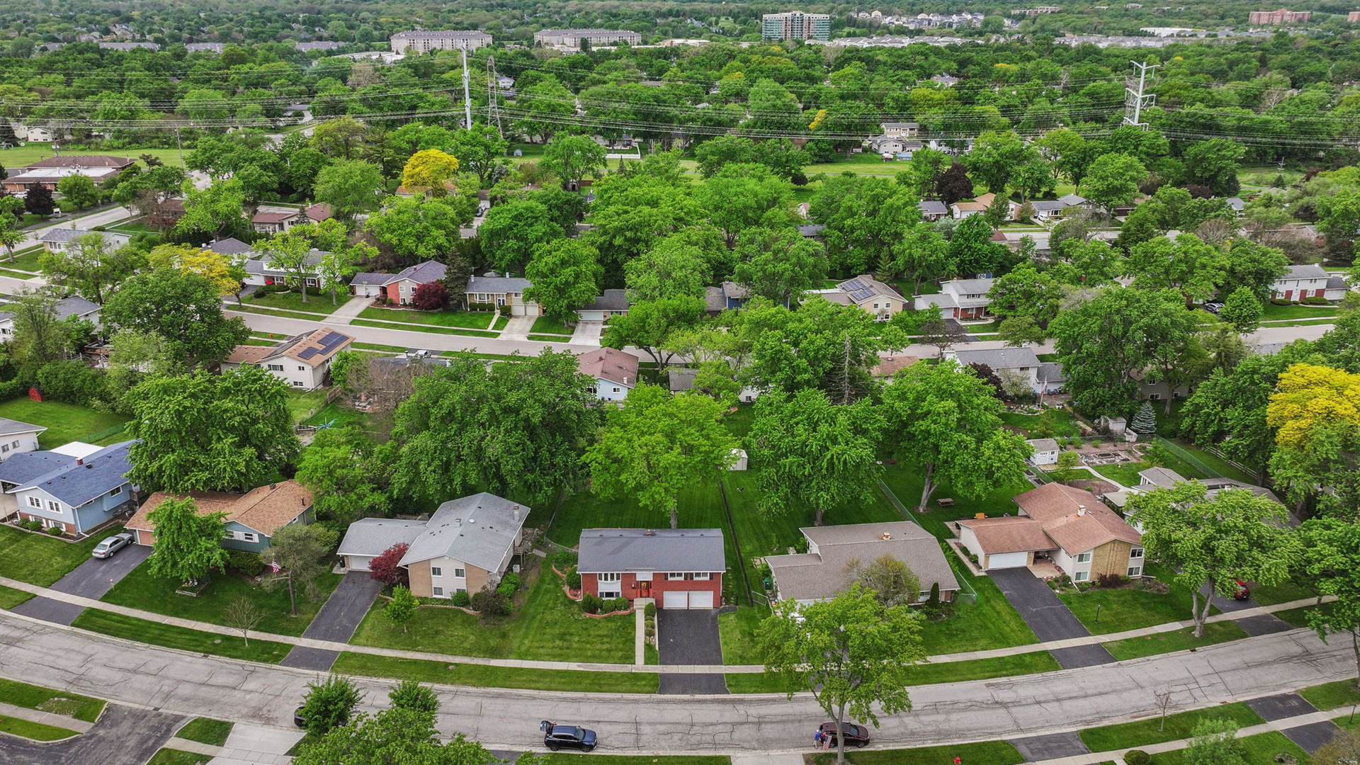 6534 Taylor Drive, Woodridge, IL 60517