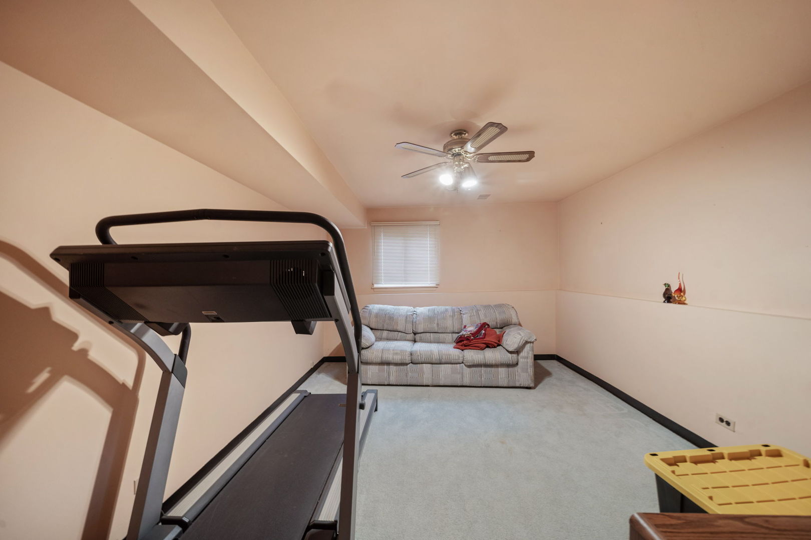 6534 Taylor Drive, Woodridge, IL 60517