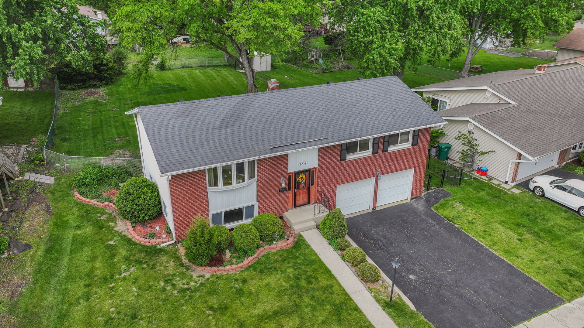 6534 Taylor Drive, Woodridge, IL 60517