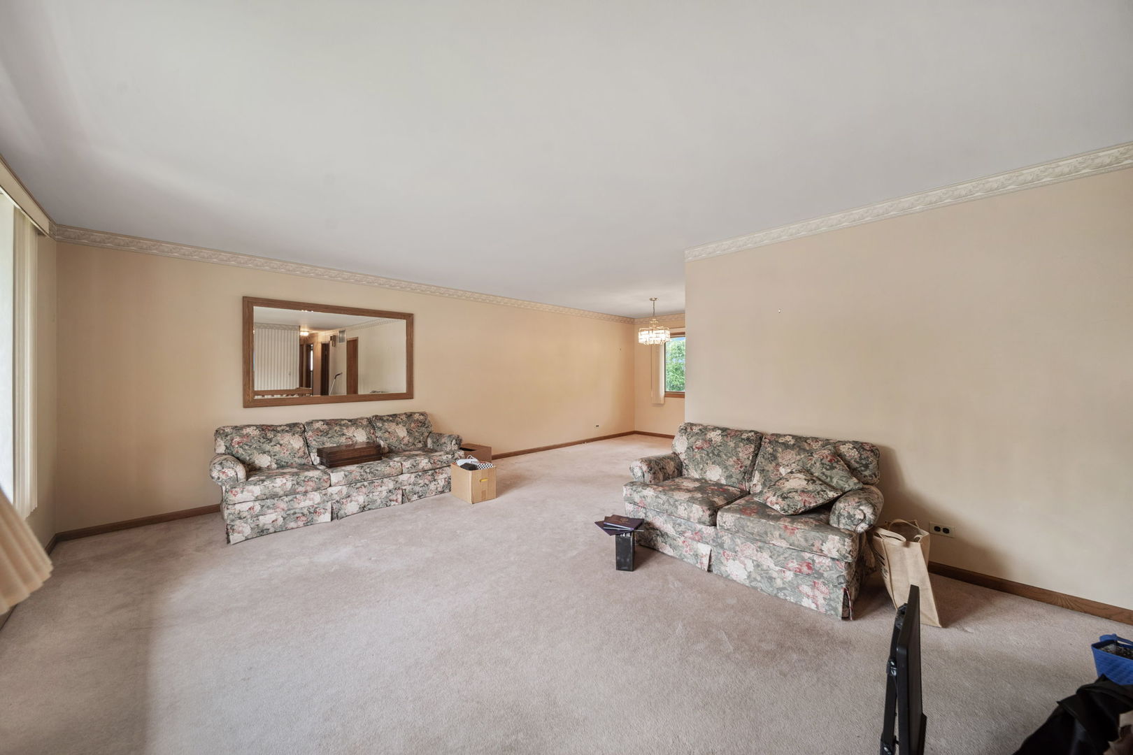 6534 Taylor Drive, Woodridge, IL 60517