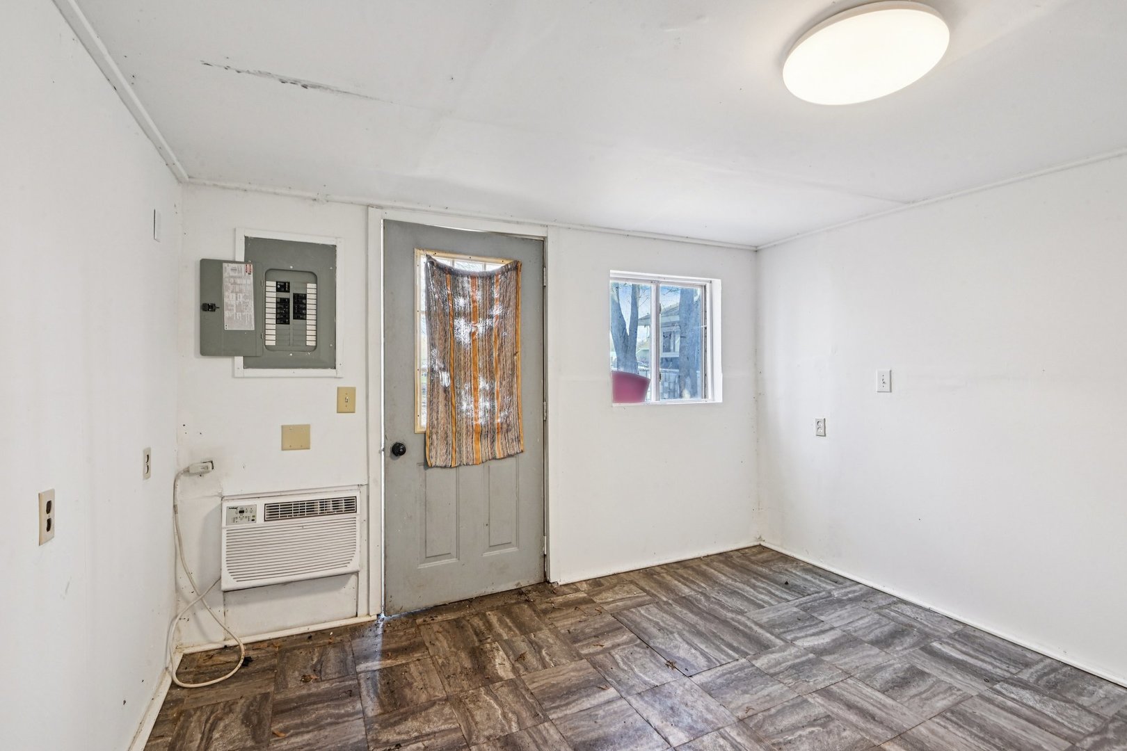 1326 Nippersink Drive, Spring Grove, IL 60081