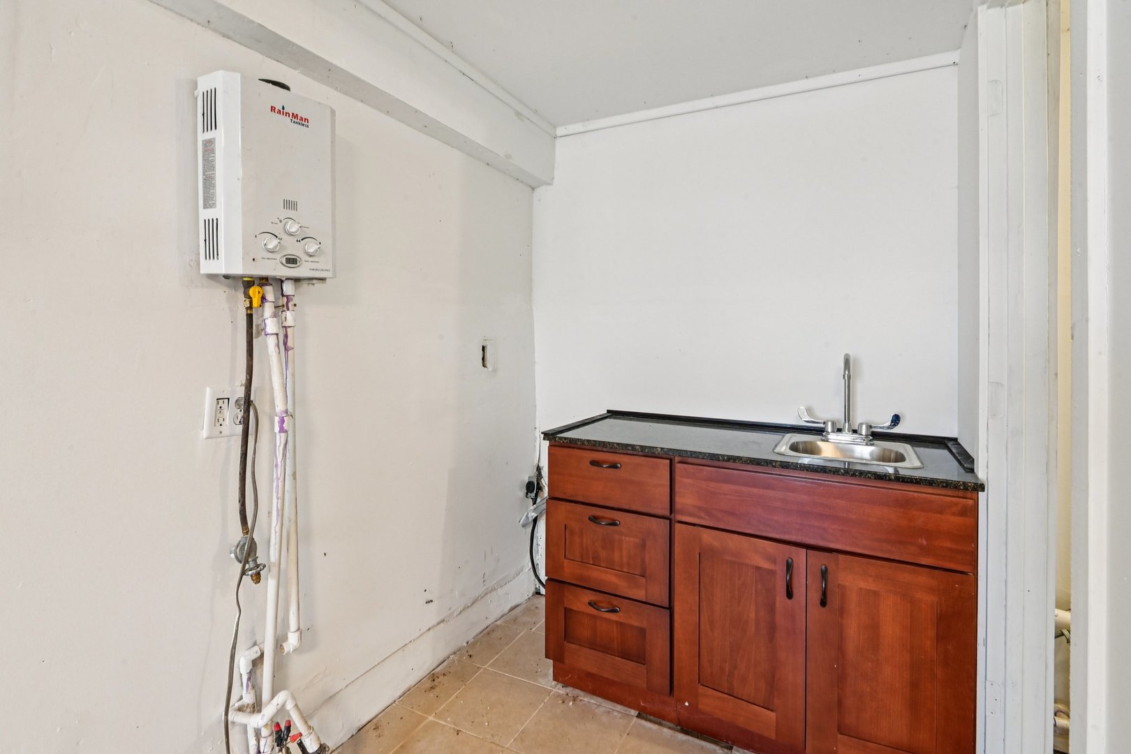 1326 Nippersink Drive, Spring Grove, IL 60081