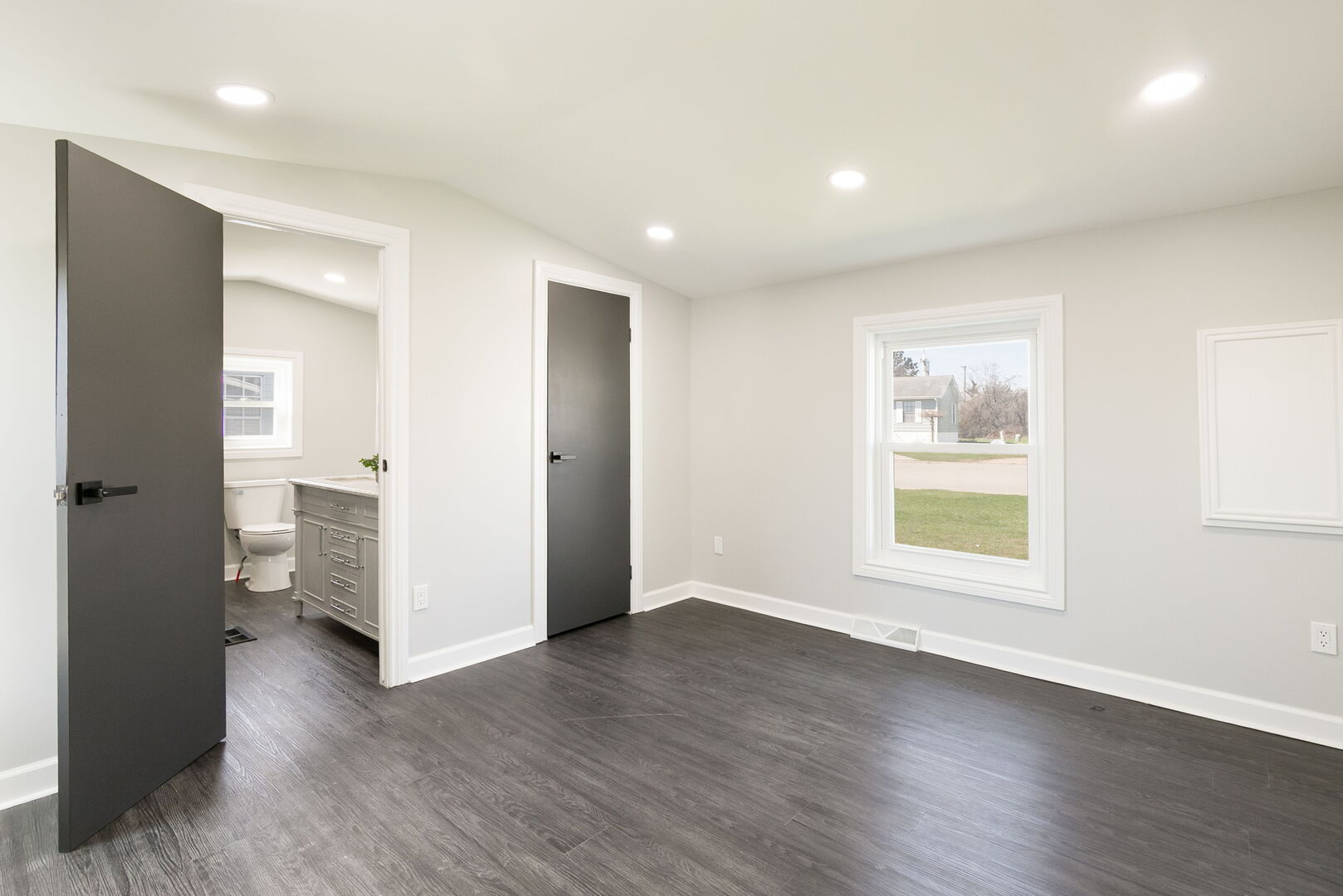 3515 Barb Avenue, Park City, IL 60085