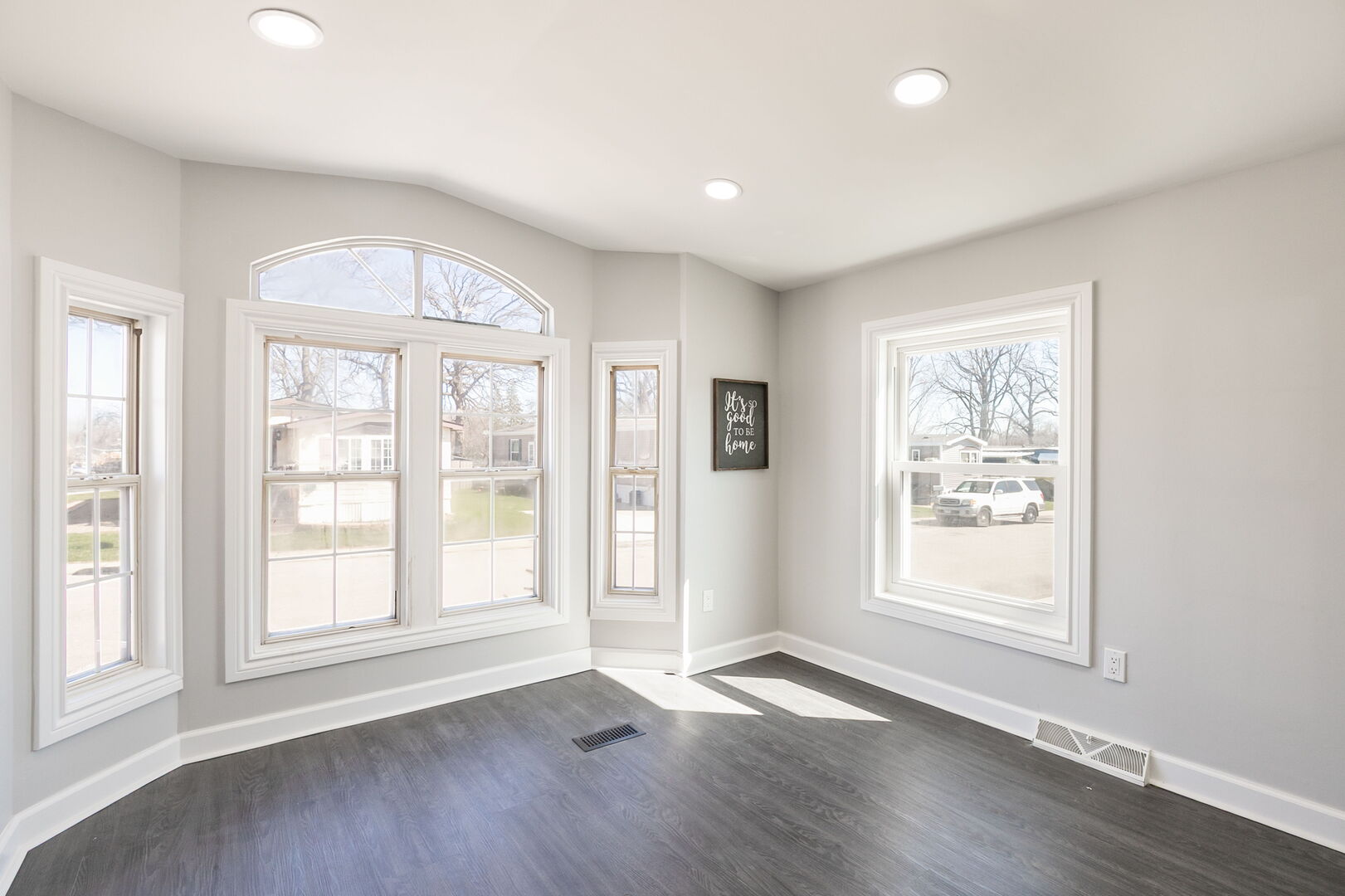 3515 Barb Avenue, Park City, IL 60085