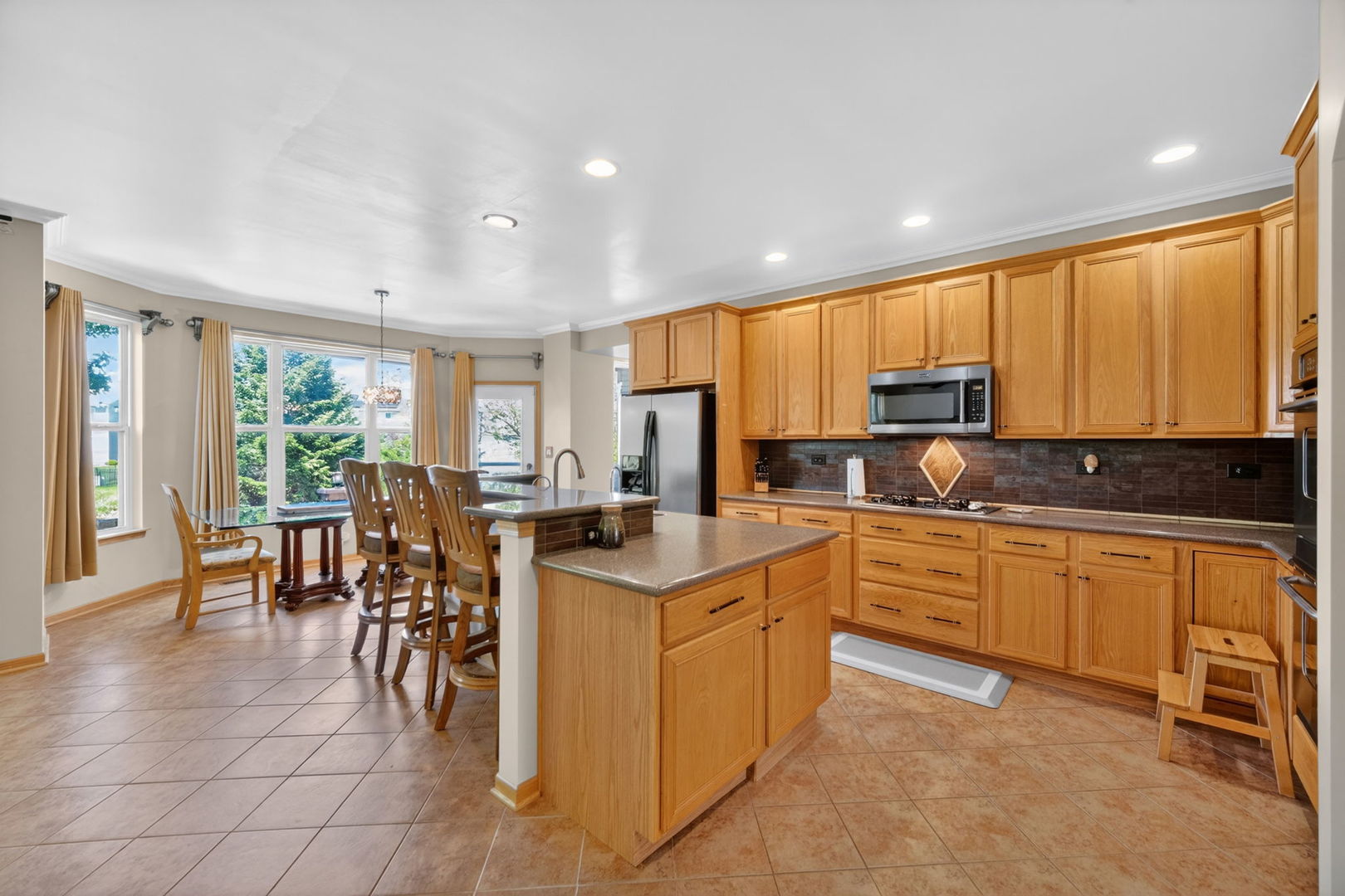 322 Hemlock Lane, Oswego, IL 60543