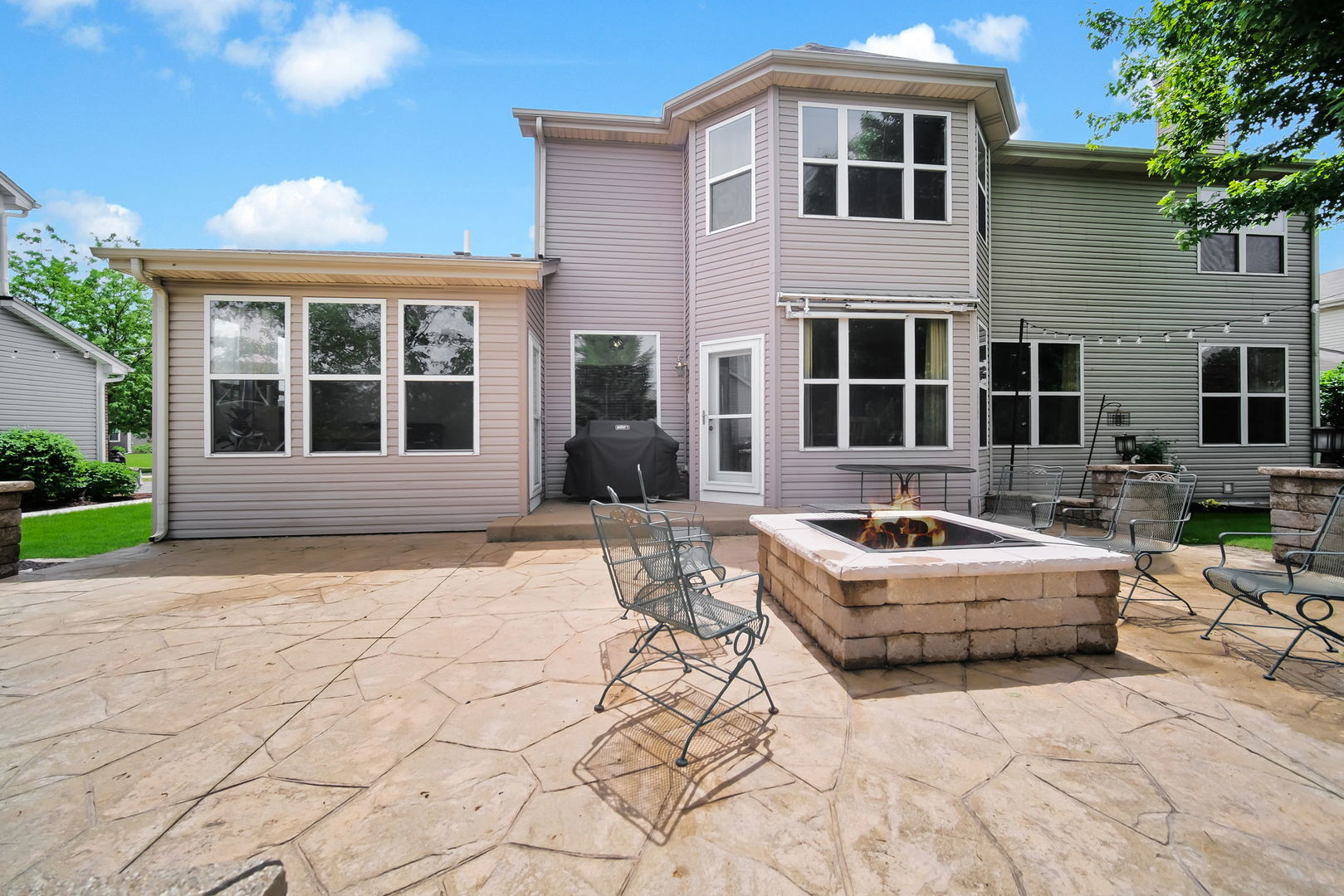 322 Hemlock Lane, Oswego, IL 60543