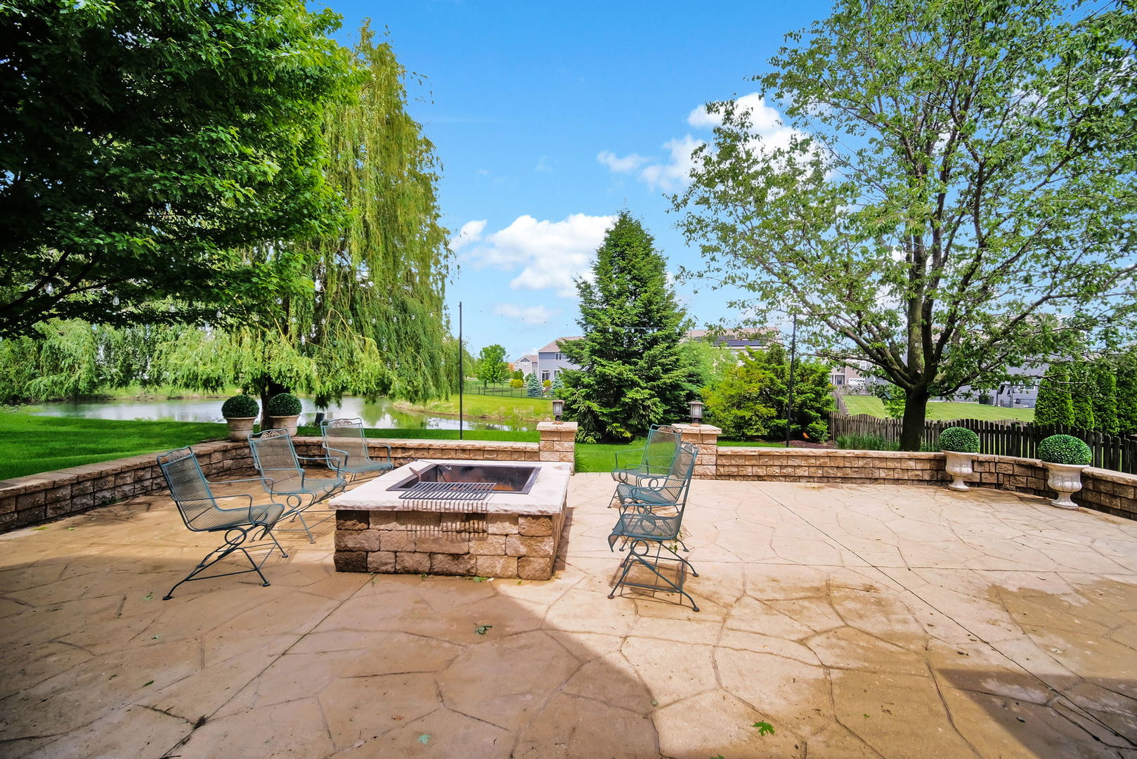322 Hemlock Lane, Oswego, IL 60543