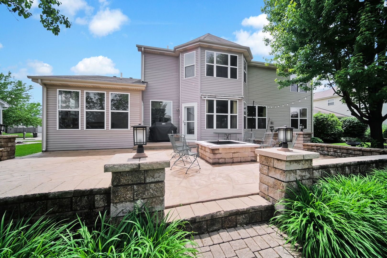 322 Hemlock Lane, Oswego, IL 60543