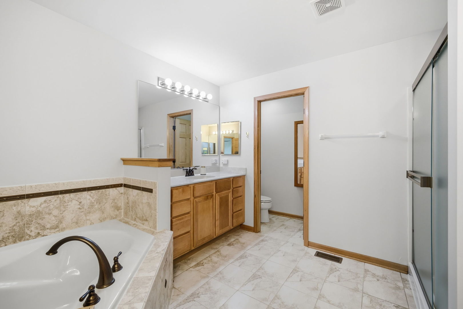 322 Hemlock Lane, Oswego, IL 60543