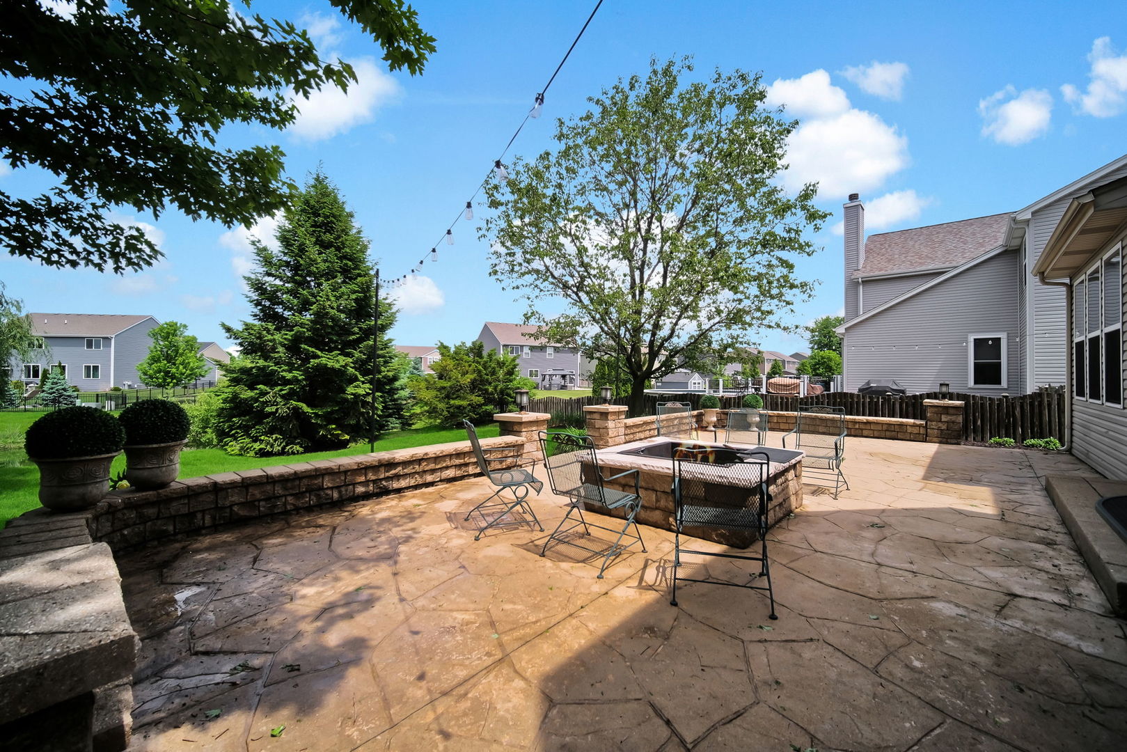 322 Hemlock Lane, Oswego, IL 60543