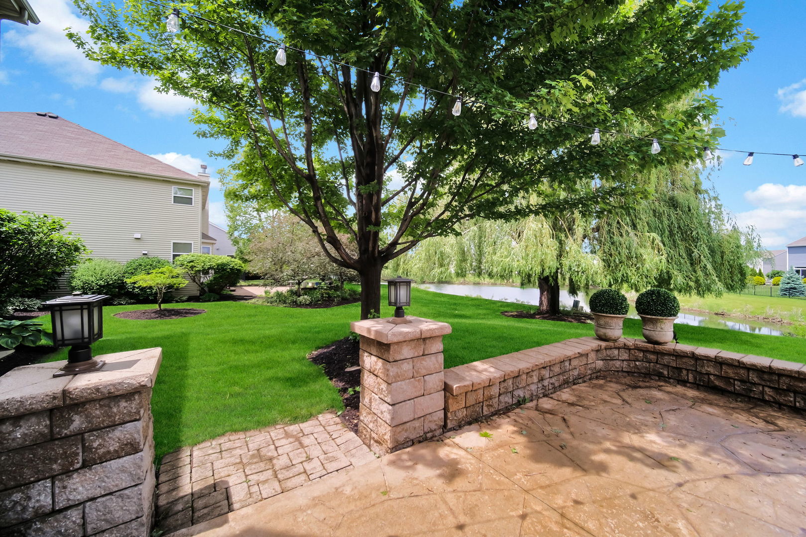 322 Hemlock Lane, Oswego, IL 60543