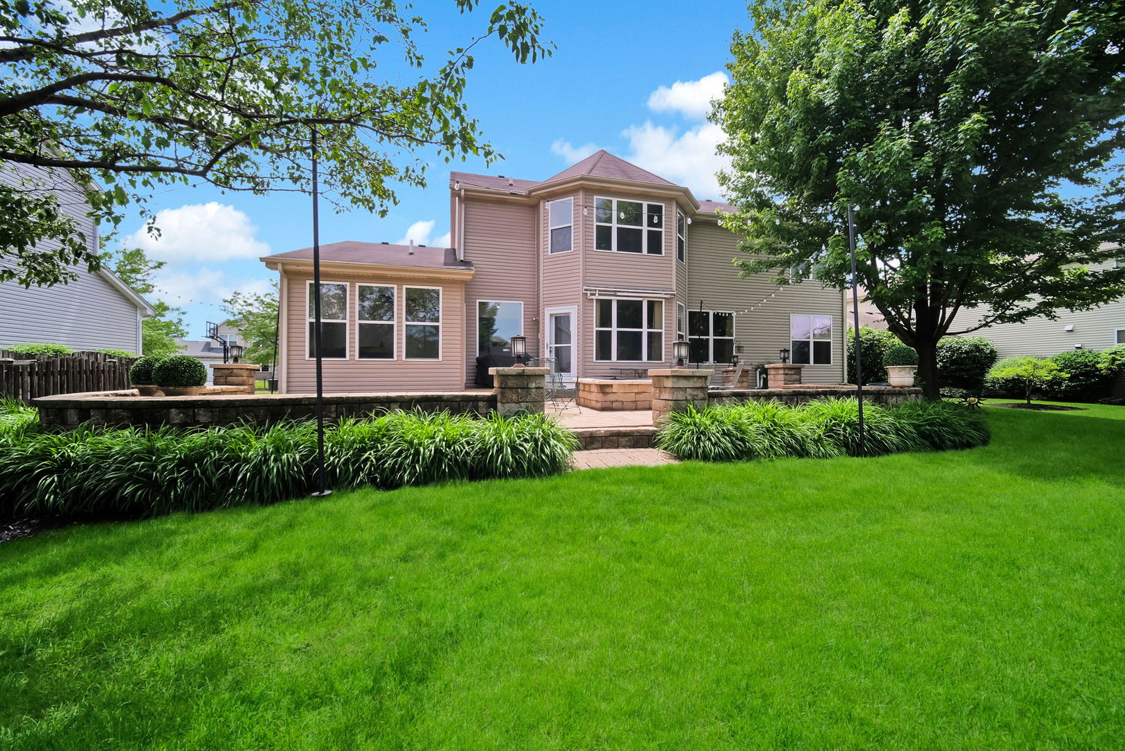 322 Hemlock Lane, Oswego, IL 60543