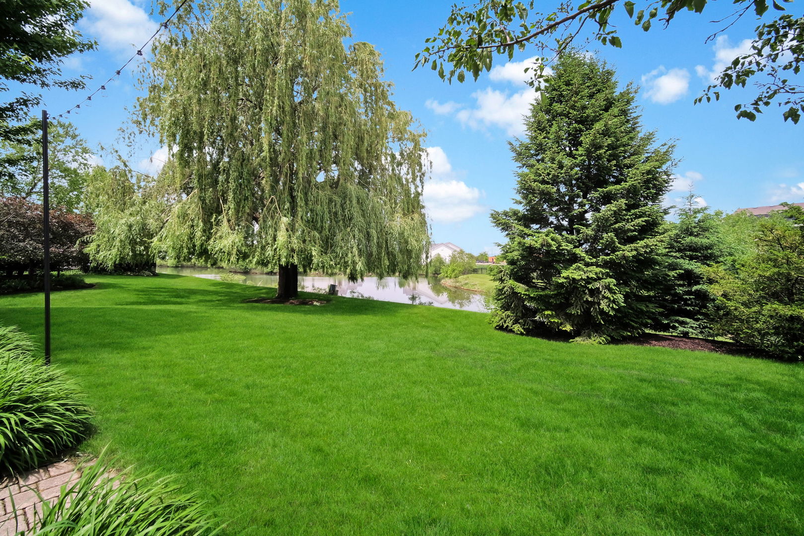 322 Hemlock Lane, Oswego, IL 60543