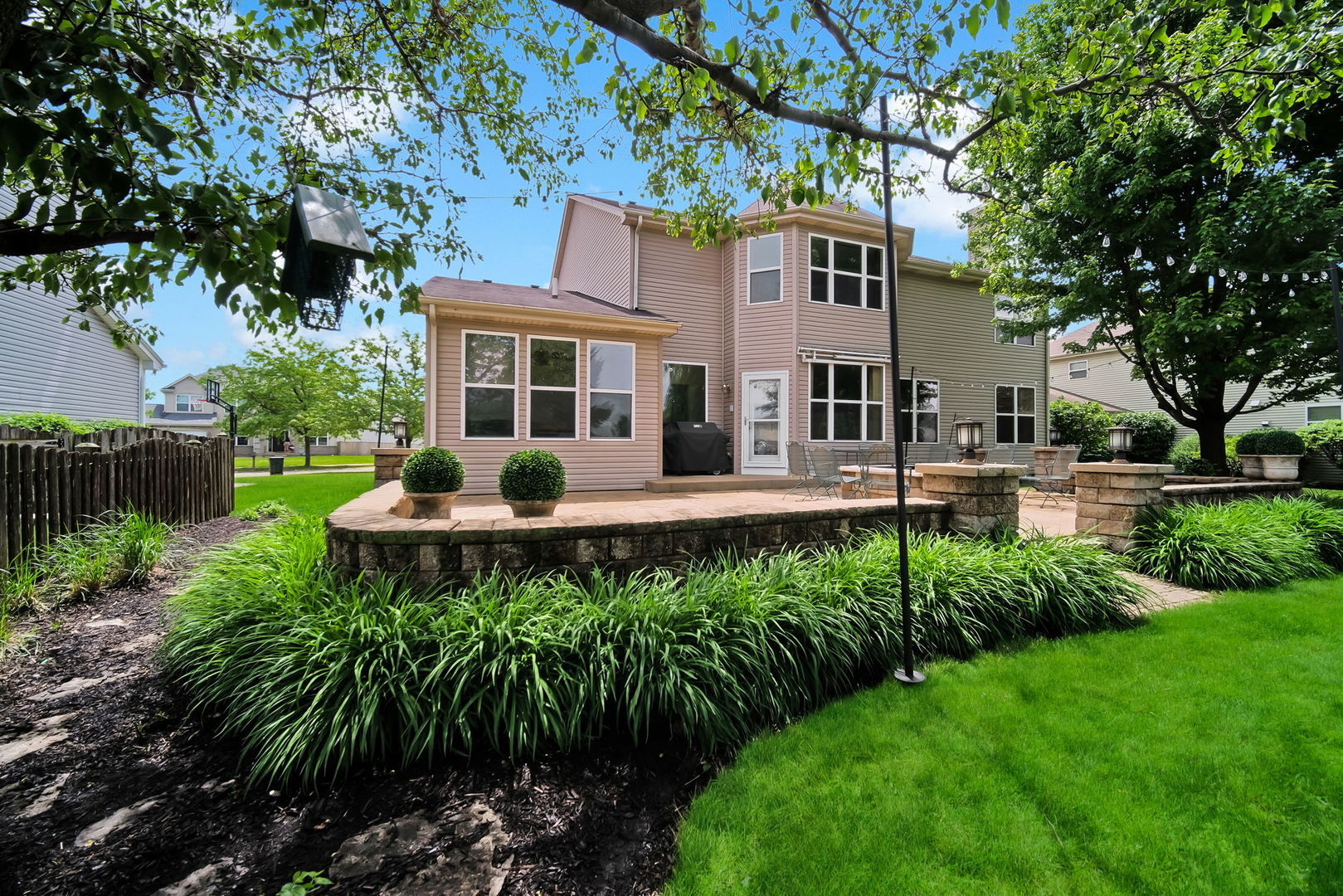 322 Hemlock Lane, Oswego, IL 60543
