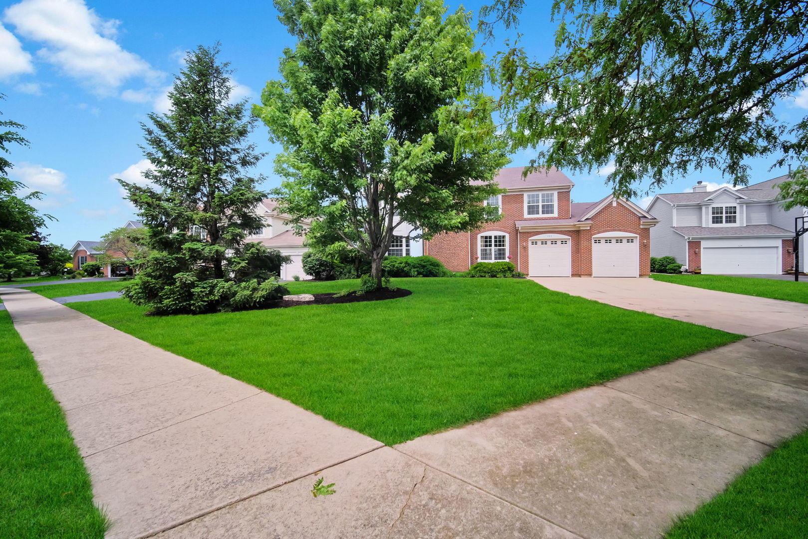 322 Hemlock Lane, Oswego, IL 60543