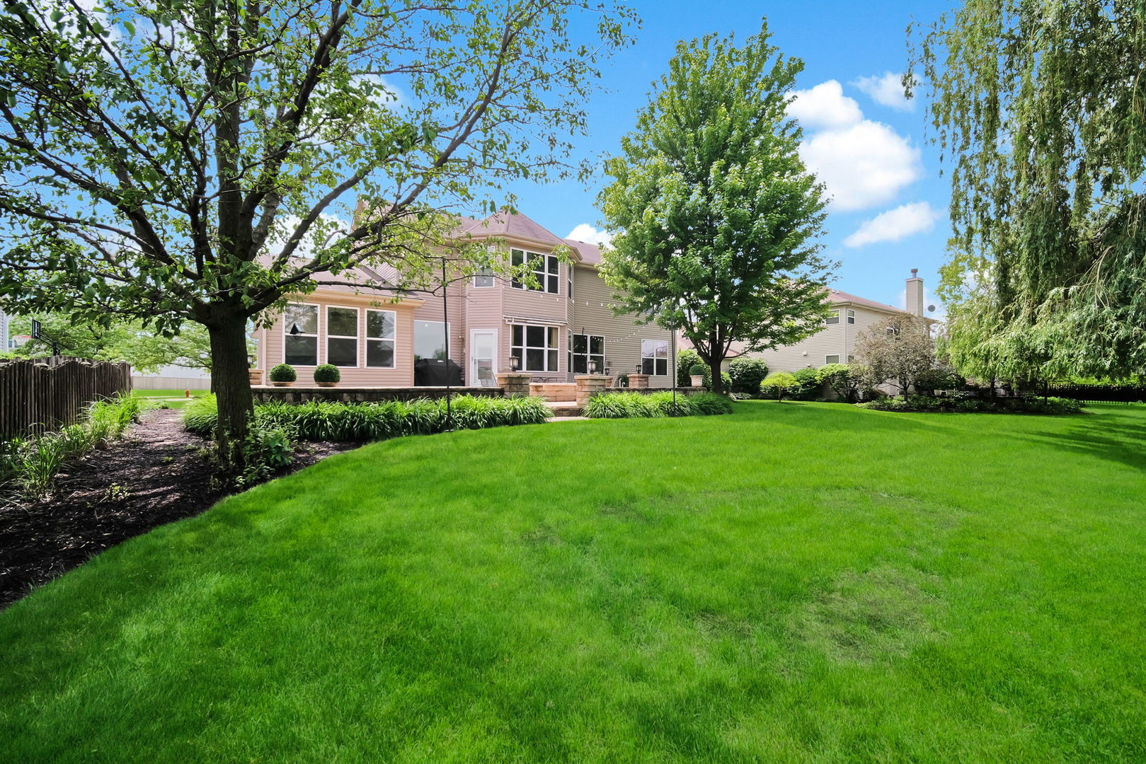 322 Hemlock Lane, Oswego, IL 60543