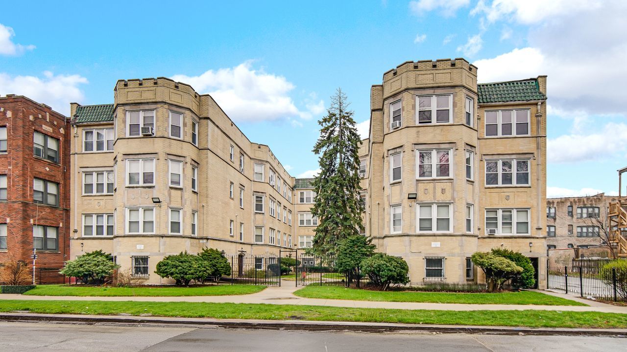 7017 S Merrill Avenue #305, Chicago, IL 60649