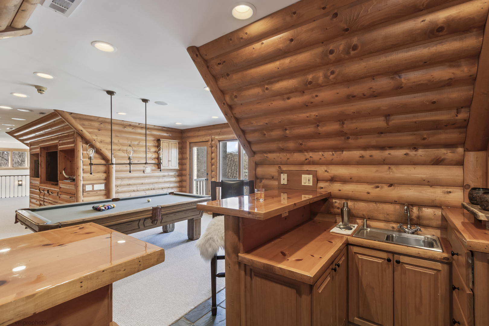 10 Old Hart Road, Barrington Hills, IL 60010