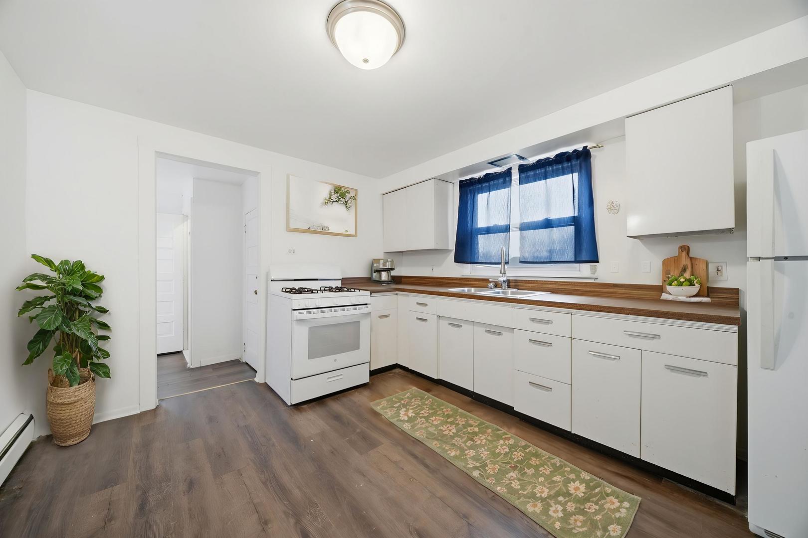 12815 Clinton Street, Blue Island, IL 60406