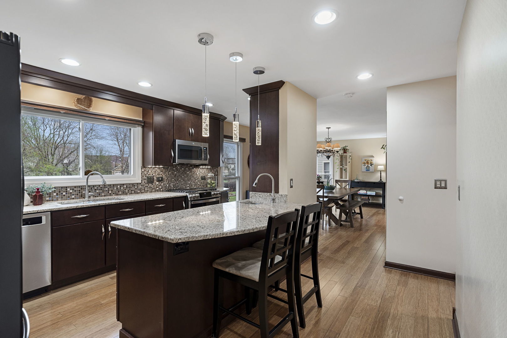 541 Salceda Lane, Mundelein, IL 60060