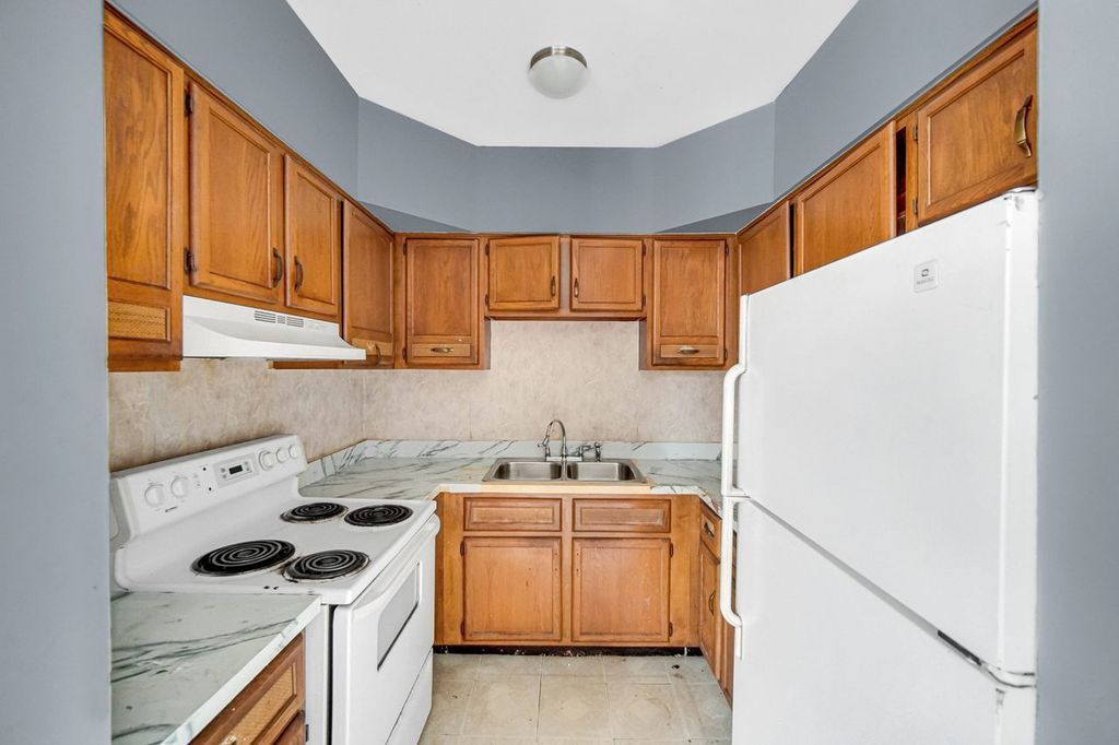 7019 S Merrill Avenue #106, Chicago, IL 60649