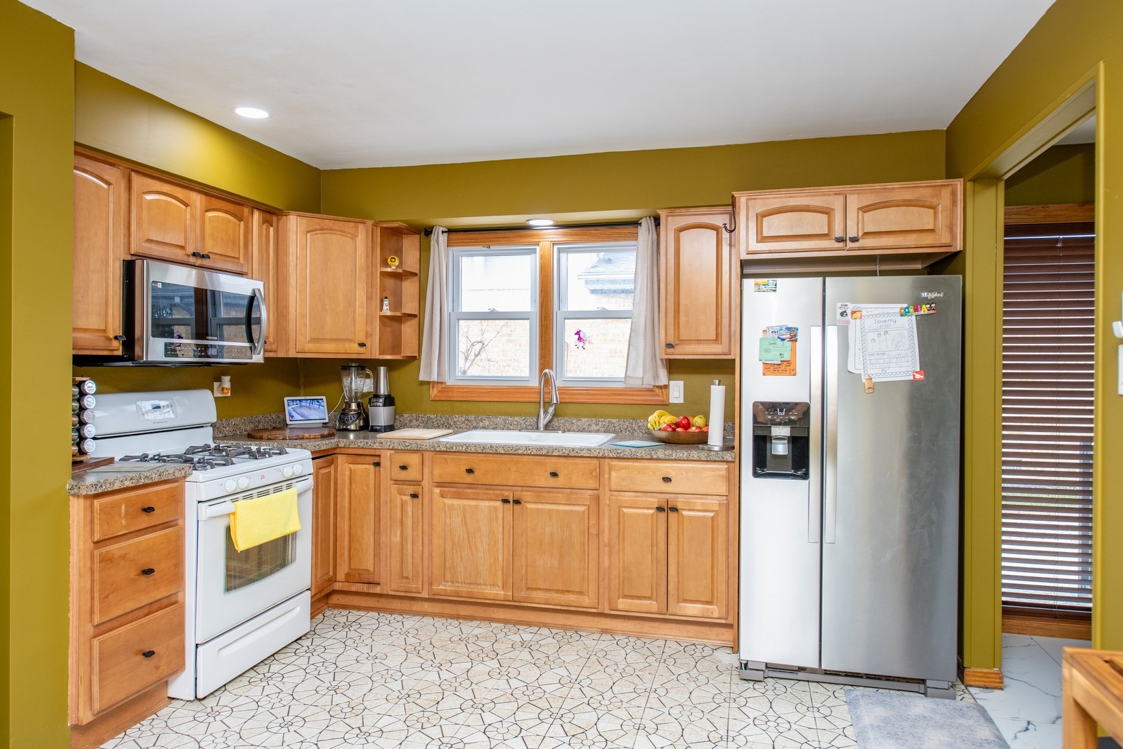 9342 Austin Avenue, Oak Lawn, IL 60453