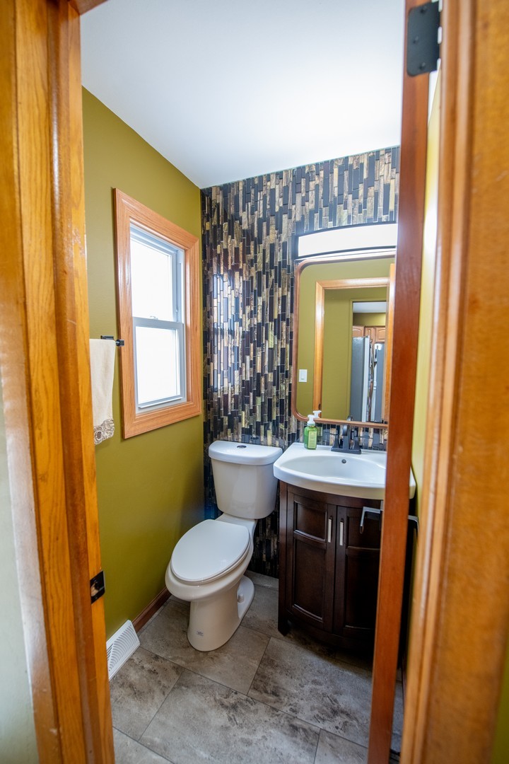 9342 Austin Avenue, Oak Lawn, IL 60453