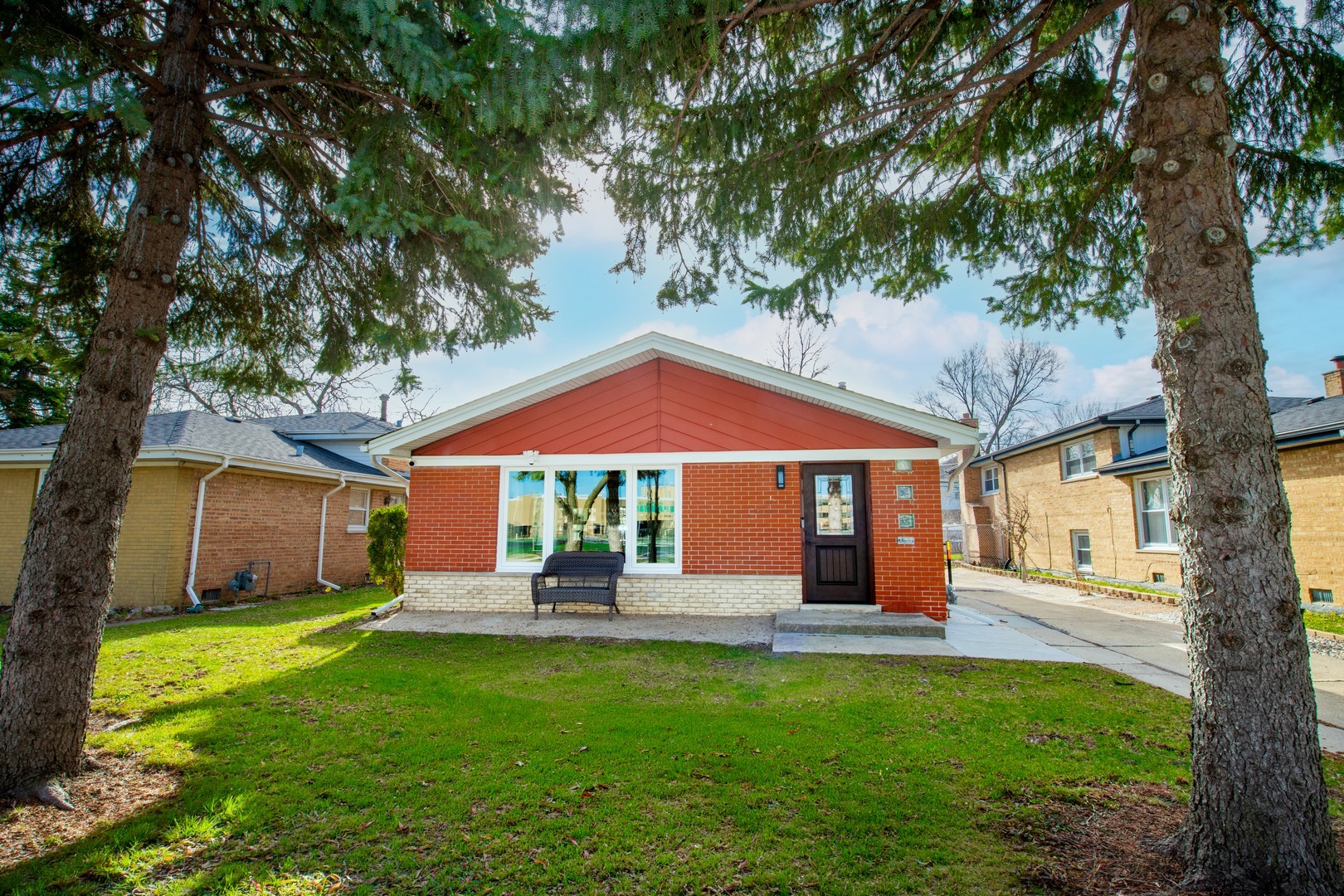 9342 Austin Avenue, Oak Lawn, IL 60453