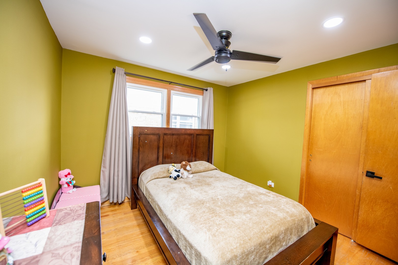 9342 Austin Avenue, Oak Lawn, IL 60453