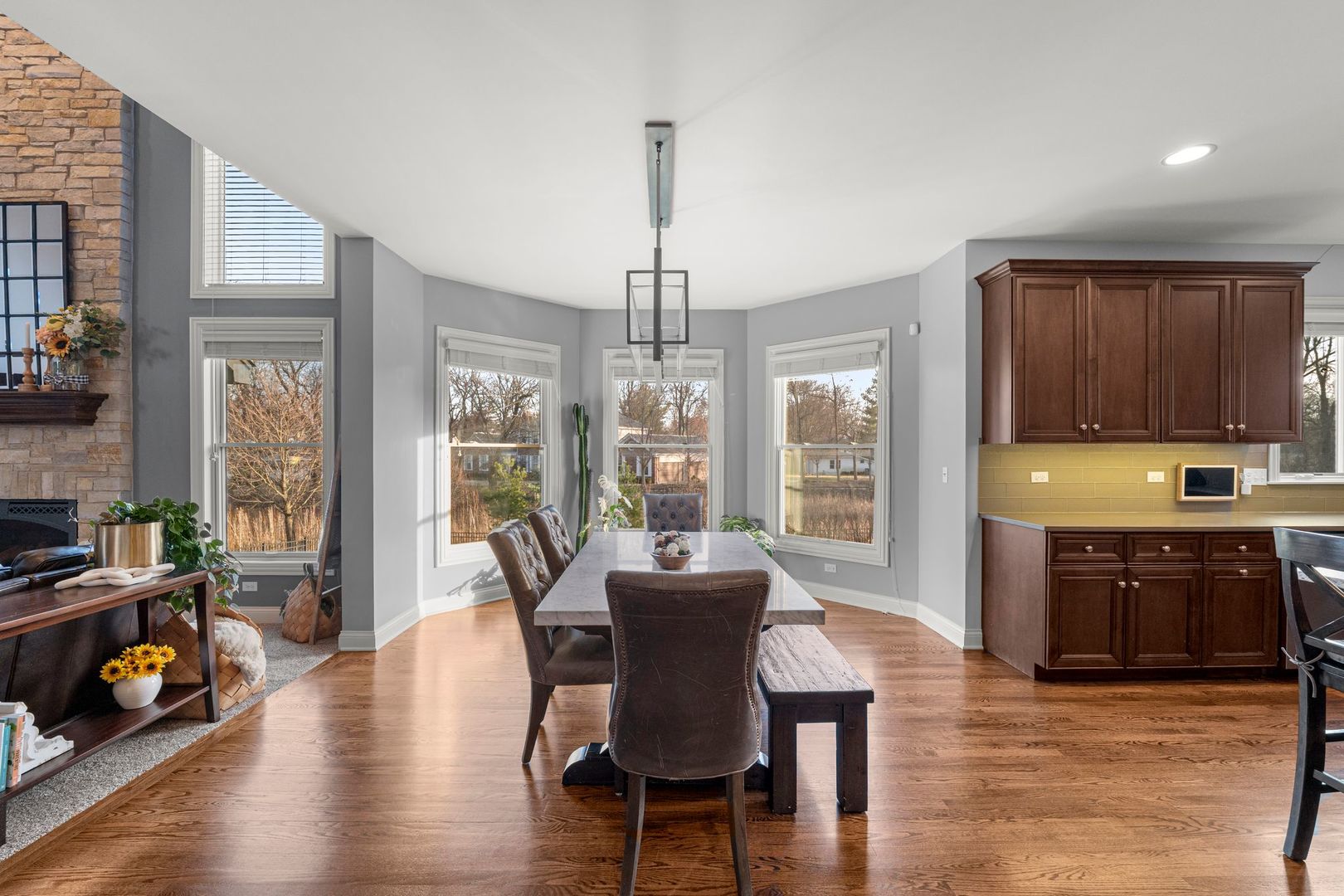 81 Landon Circle, Wheaton, IL 60189