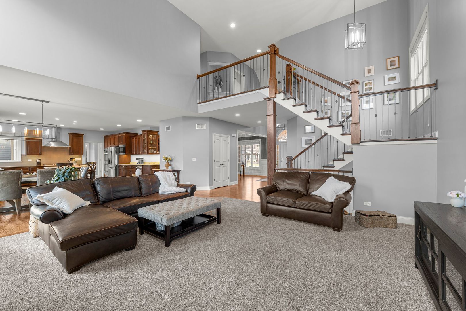 81 Landon Circle, Wheaton, IL 60189