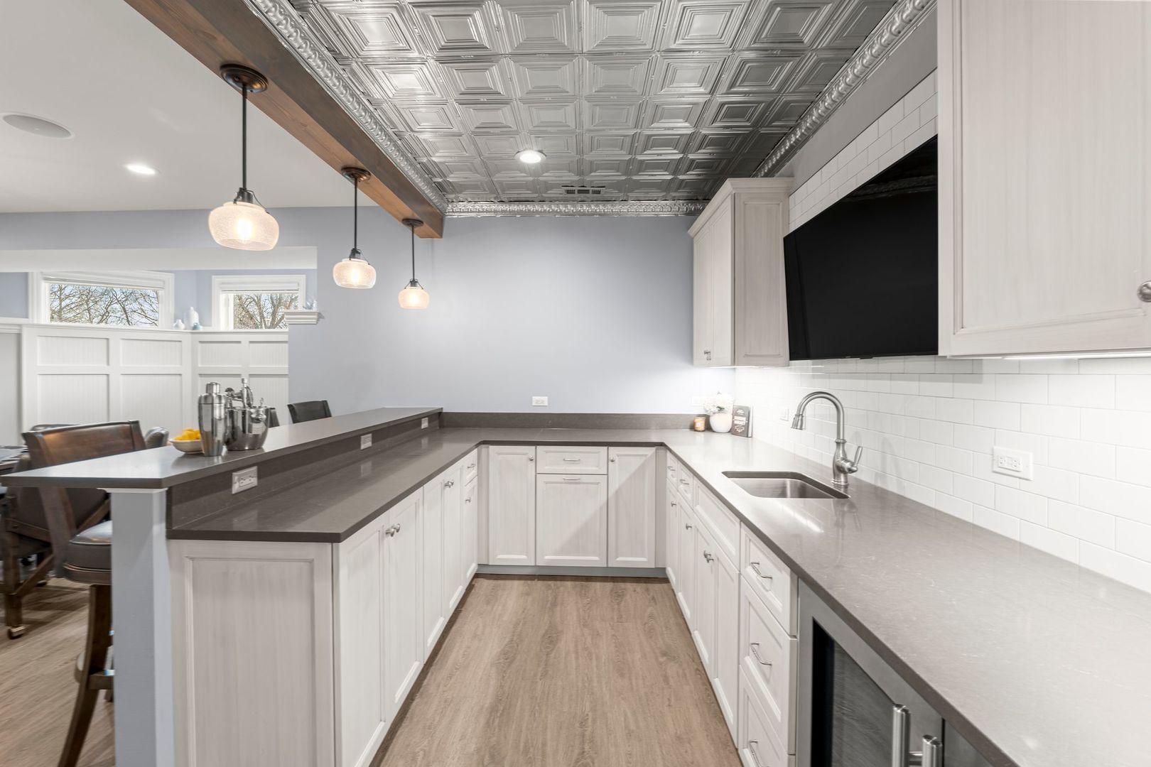 81 Landon Circle, Wheaton, IL 60189