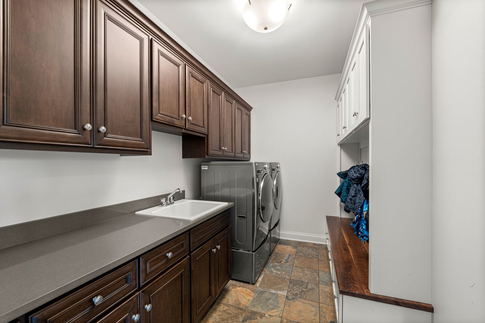 81 Landon Circle, Wheaton, IL 60189