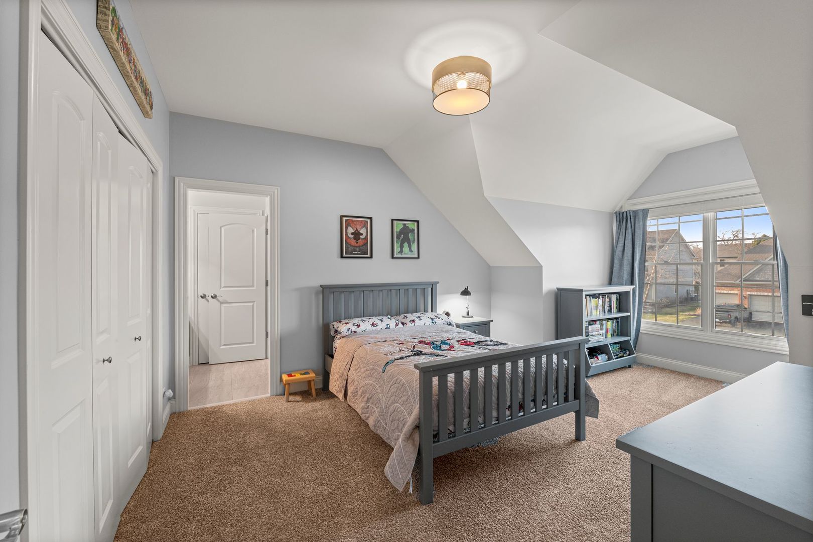 81 Landon Circle, Wheaton, IL 60189