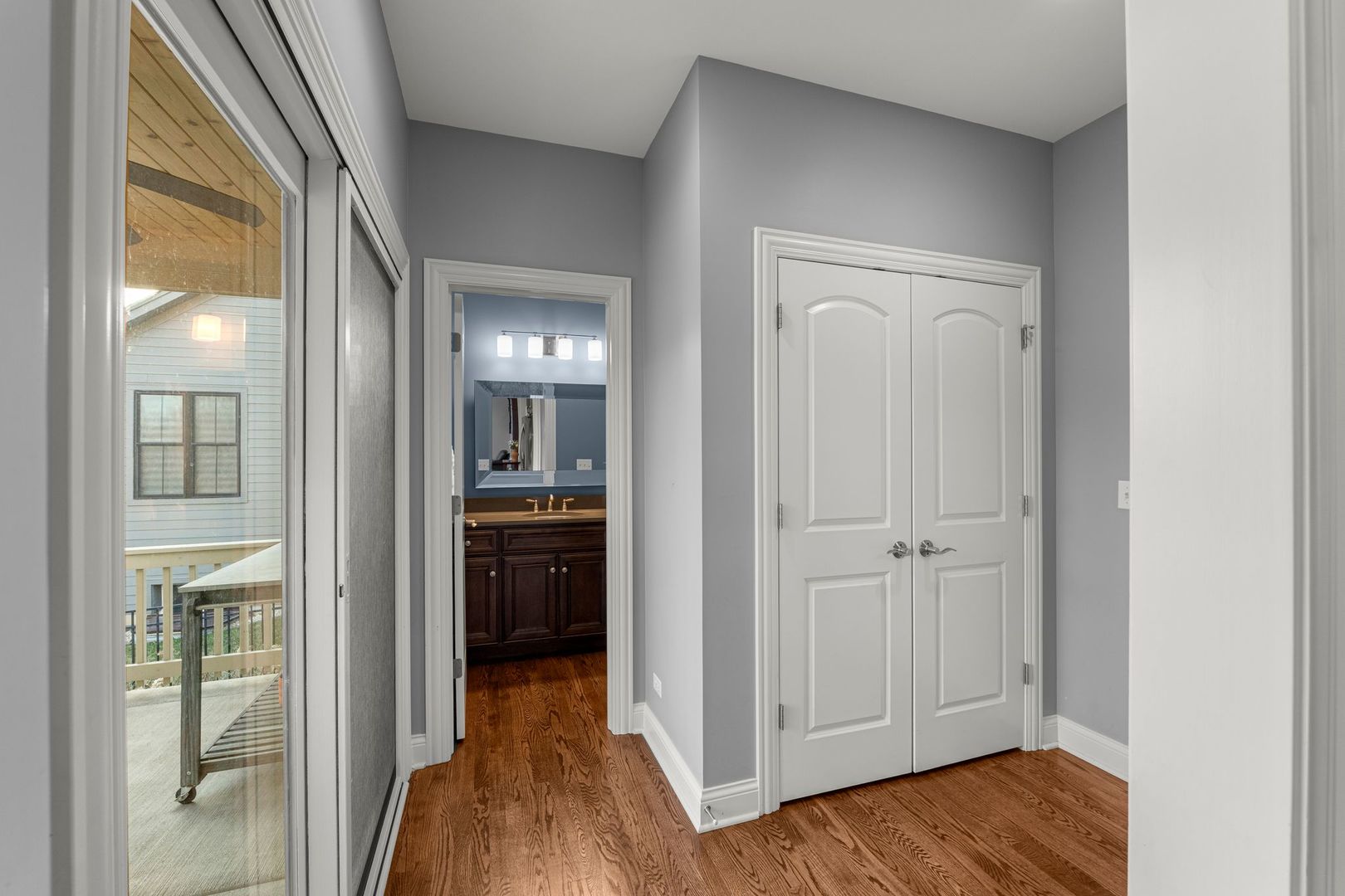 81 Landon Circle, Wheaton, IL 60189