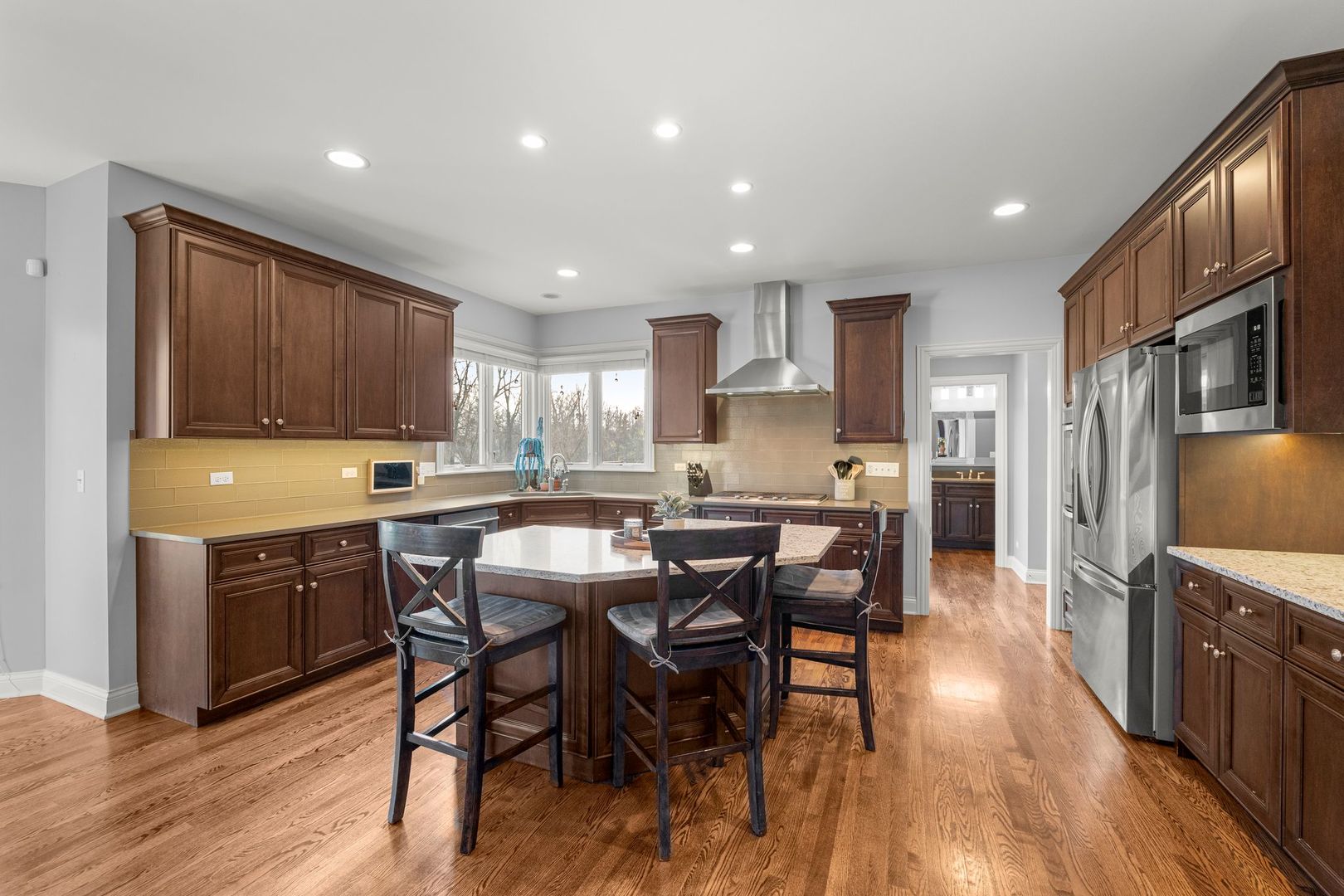 81 Landon Circle, Wheaton, IL 60189