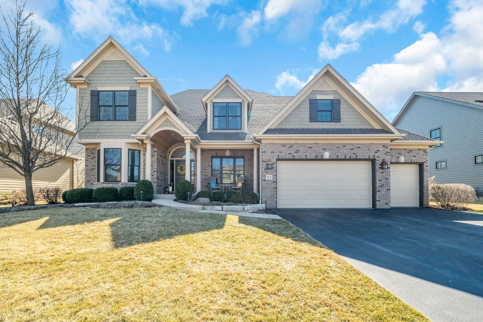 81 Landon Circle, Wheaton, IL 60189