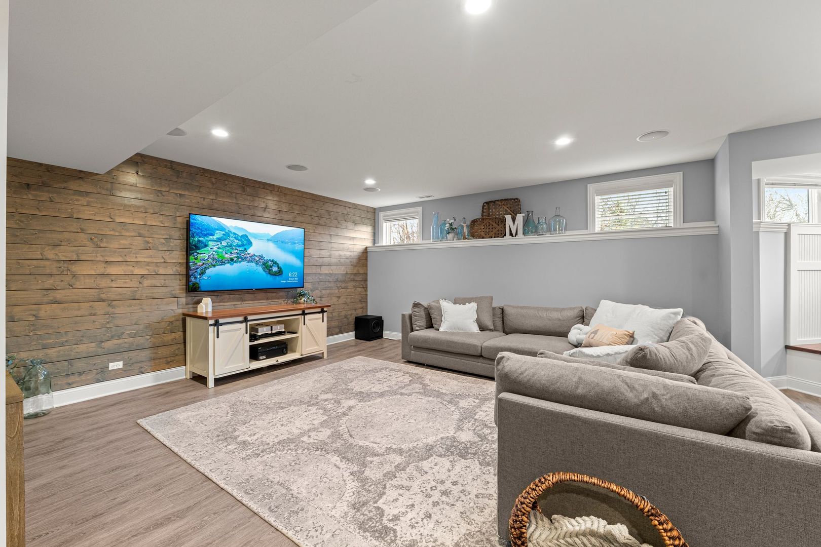 81 Landon Circle, Wheaton, IL 60189