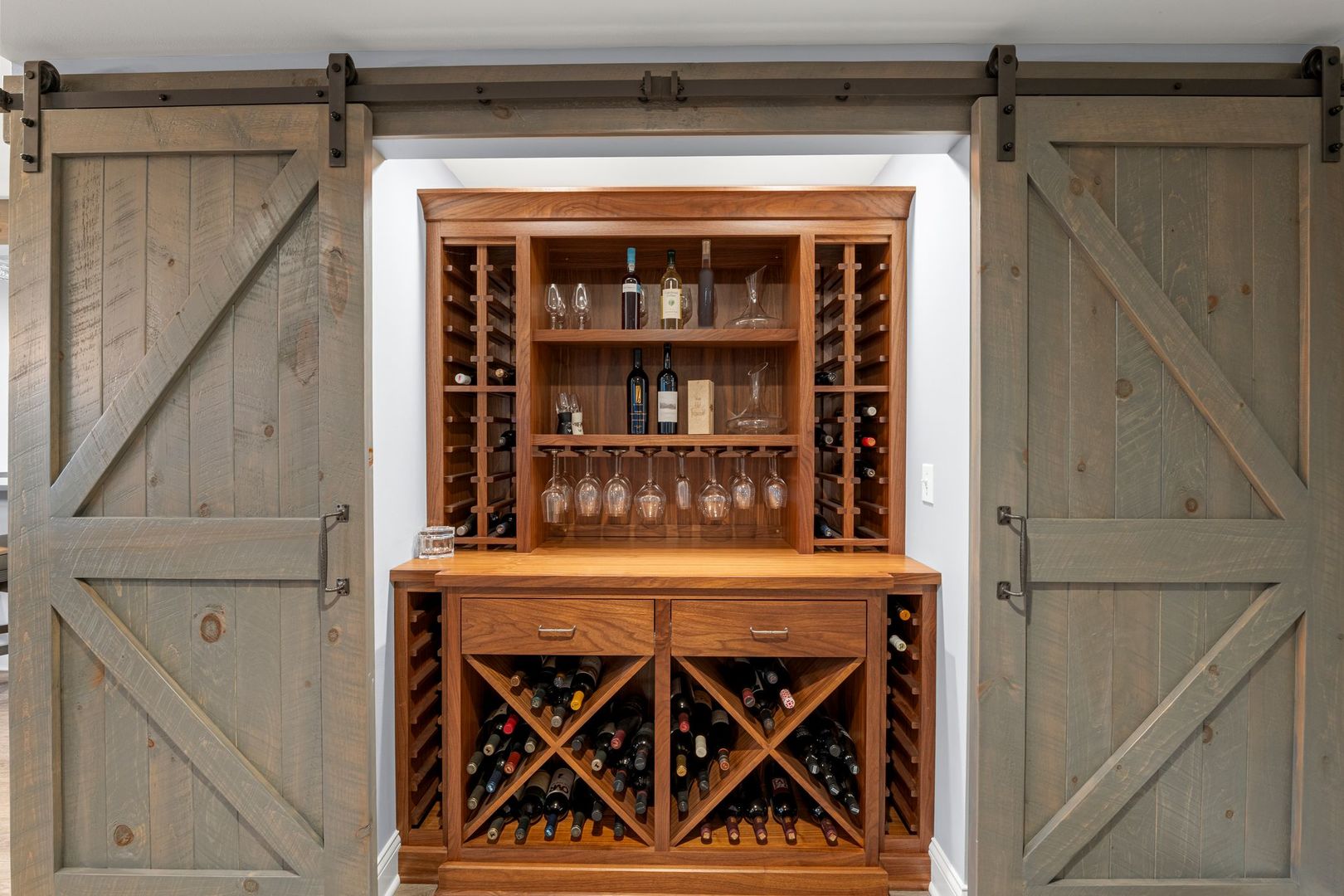 81 Landon Circle, Wheaton, IL 60189