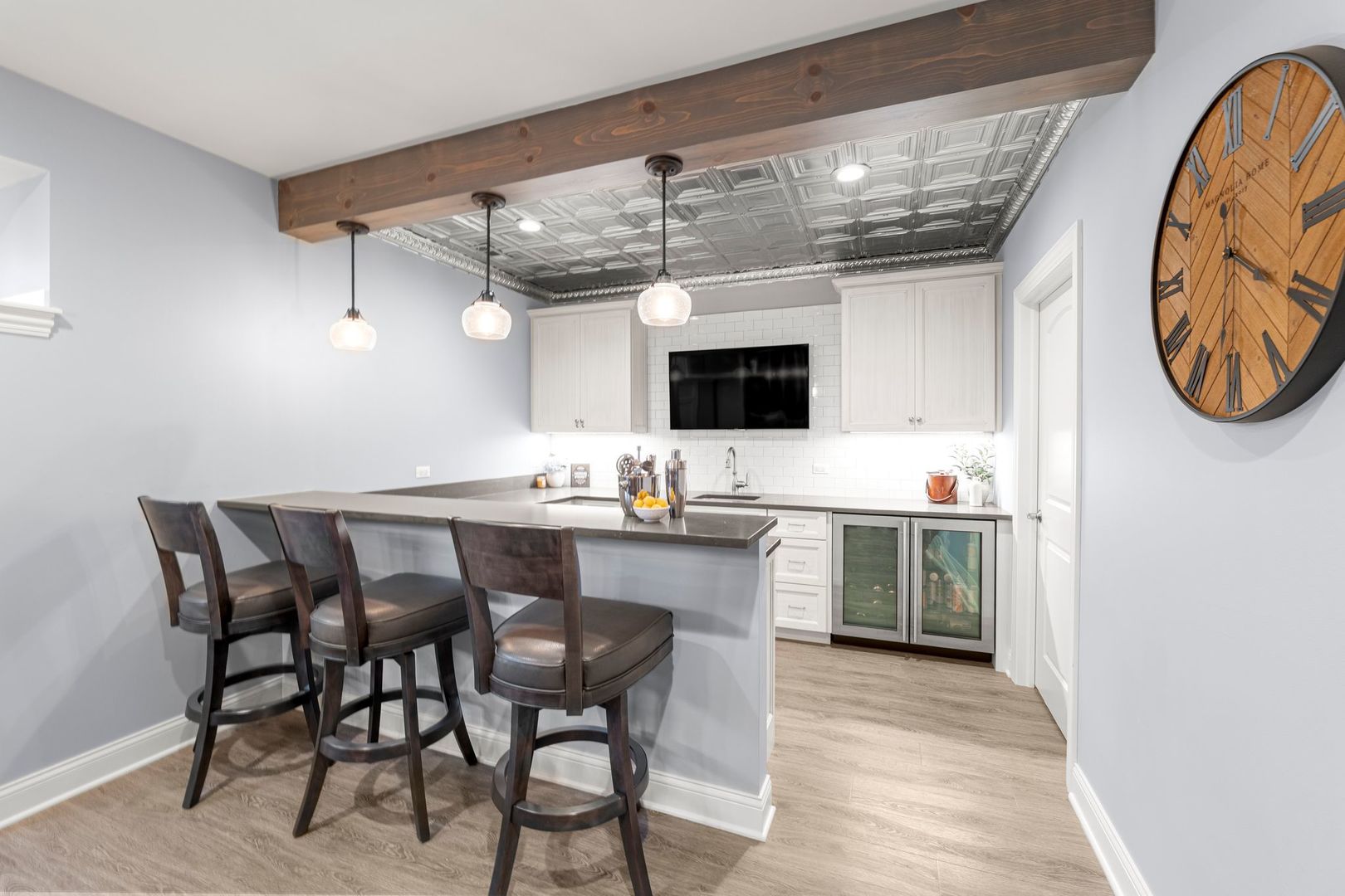 81 Landon Circle, Wheaton, IL 60189