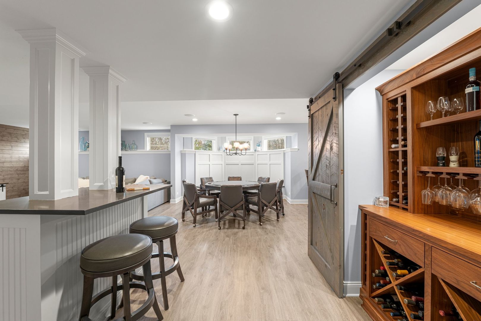 81 Landon Circle, Wheaton, IL 60189